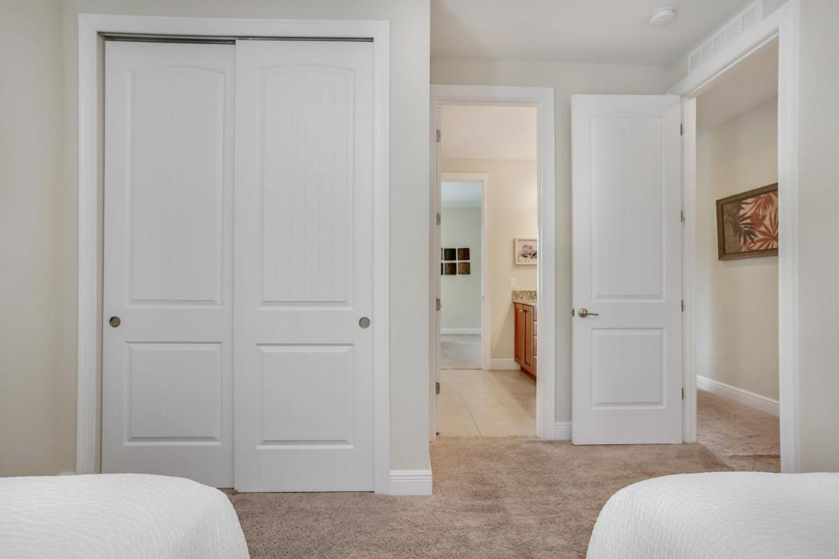 Encore Resort 8 Bedroom Vacation Home with Pool 2105