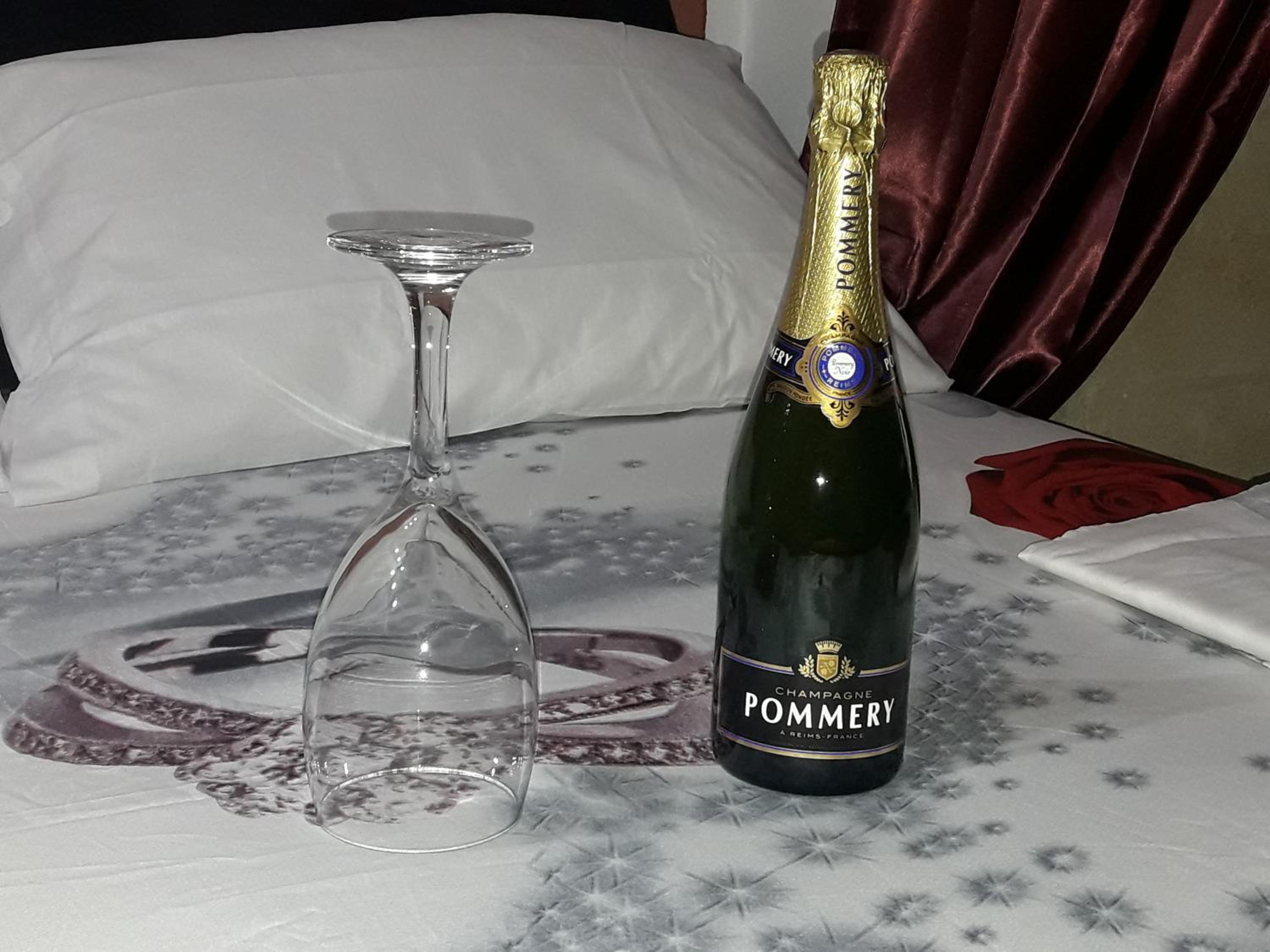 Buze Rodriguez Suite photo 2