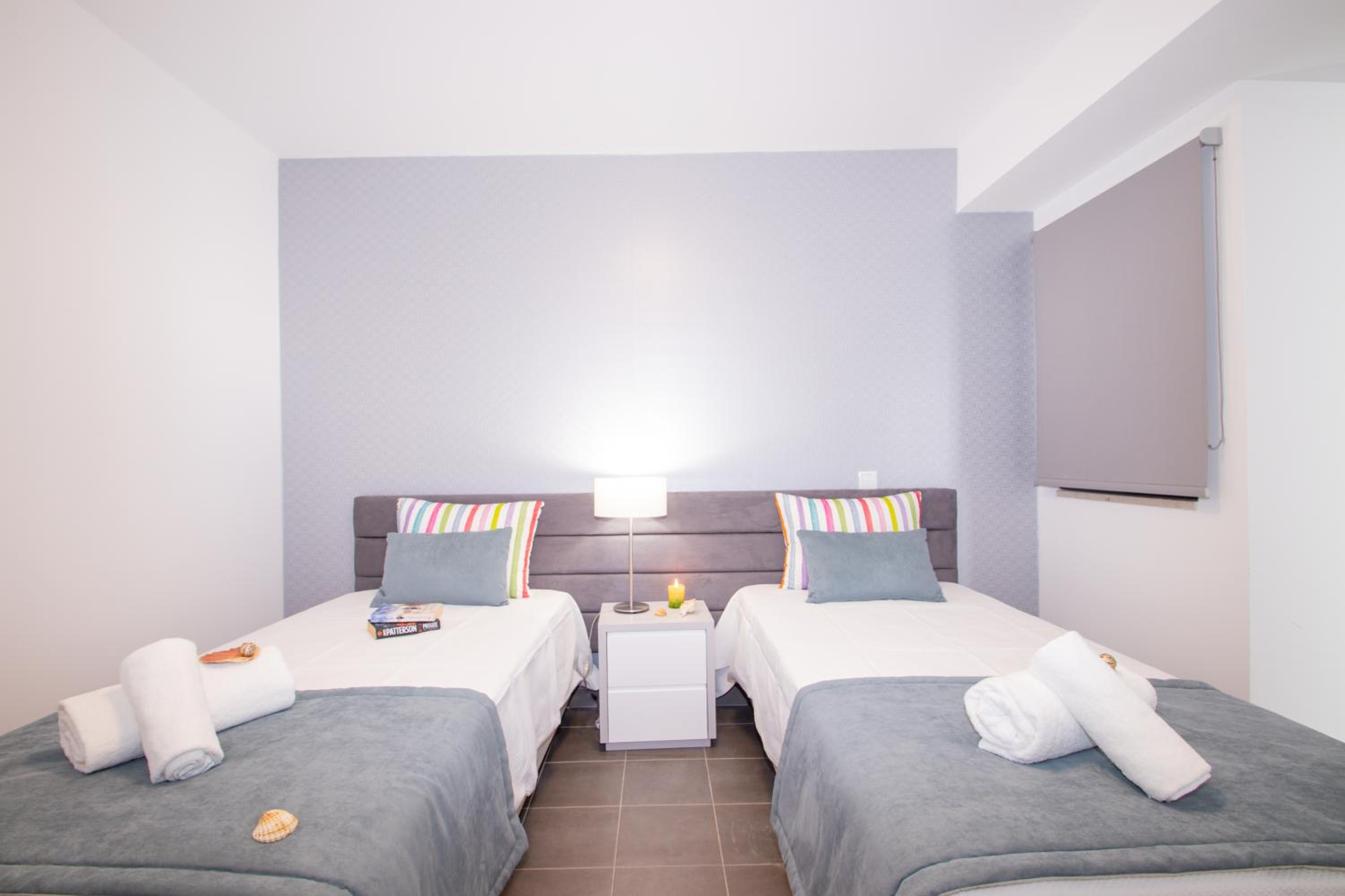 Villa Riviera - com piscina aquecível, 2 jacuzzis e BBQ em Armação de Pêra