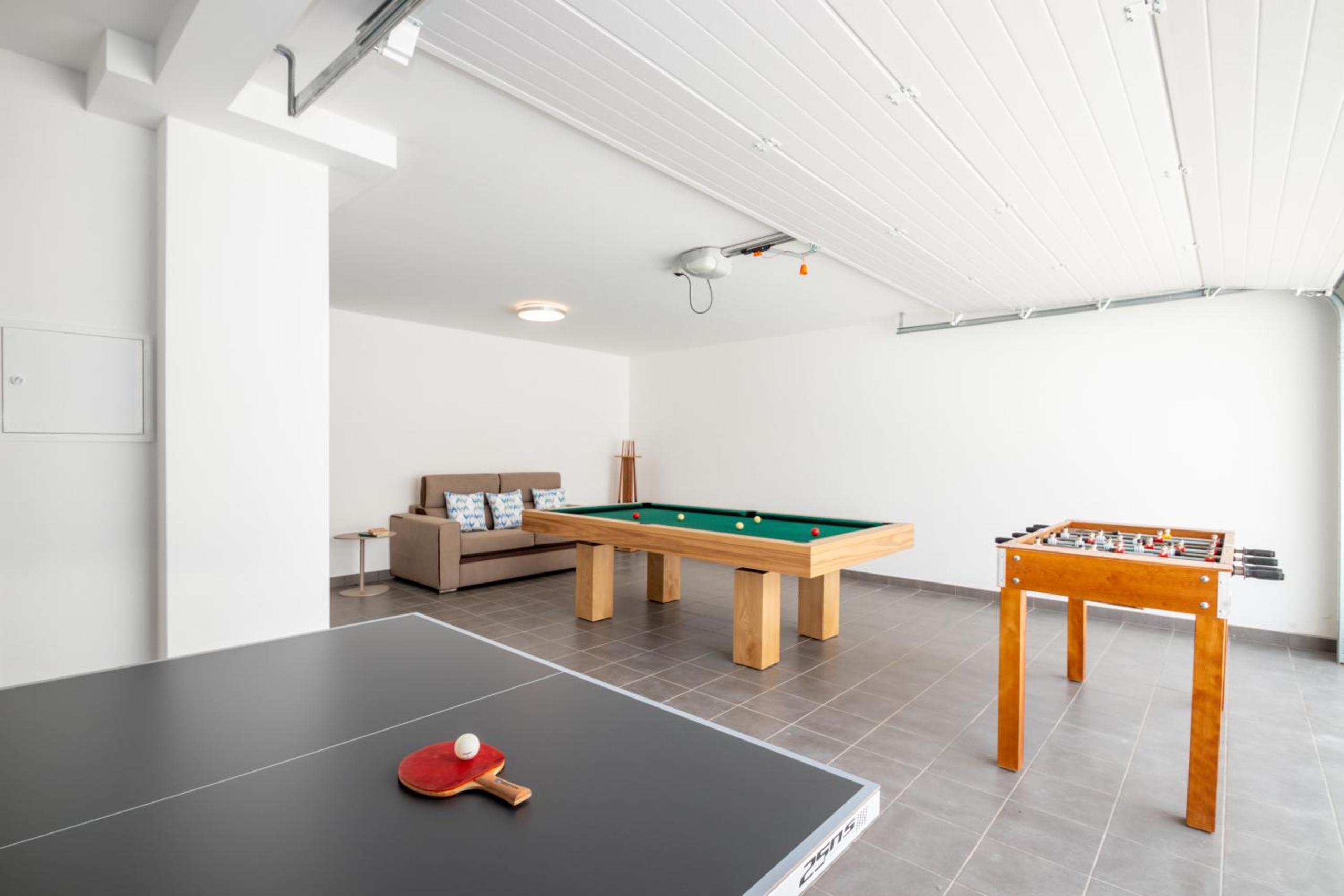 Villa Riviera - com piscina aquecível, 2 jacuzzis e BBQ em Armação de Pêra