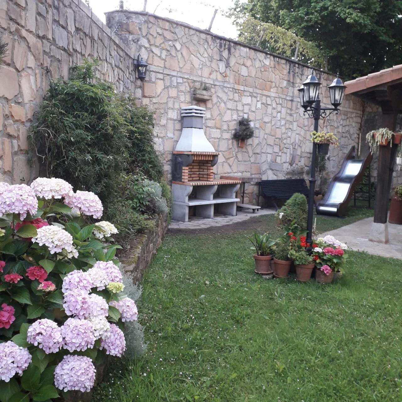 Photo 48