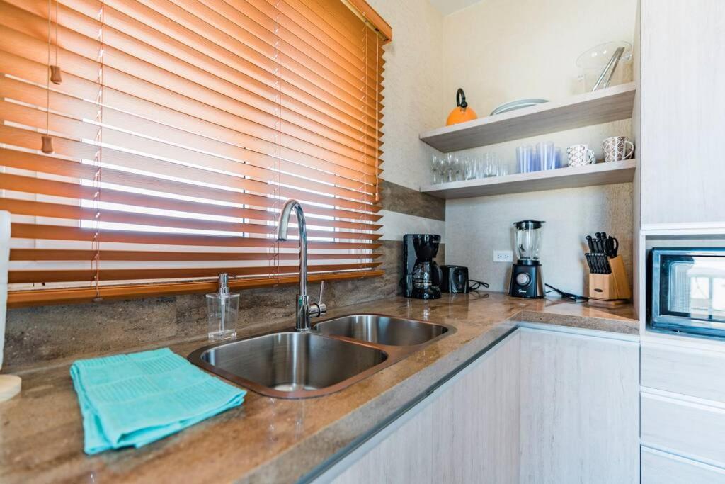 Aruba Solarium Apartment