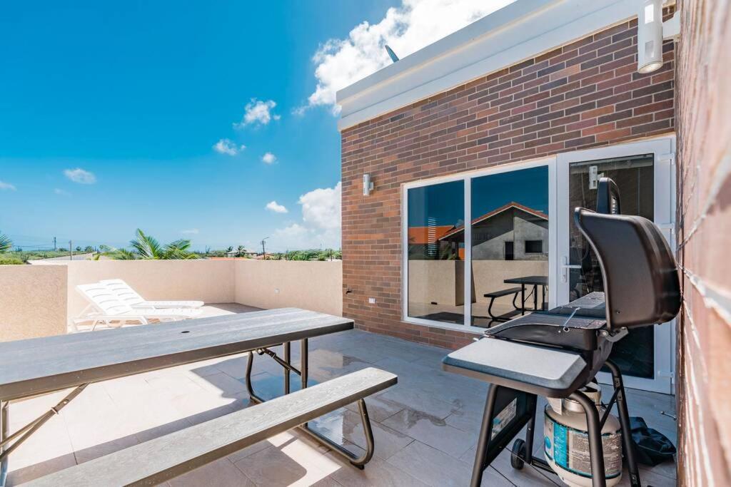 Aruba Solarium Apartment