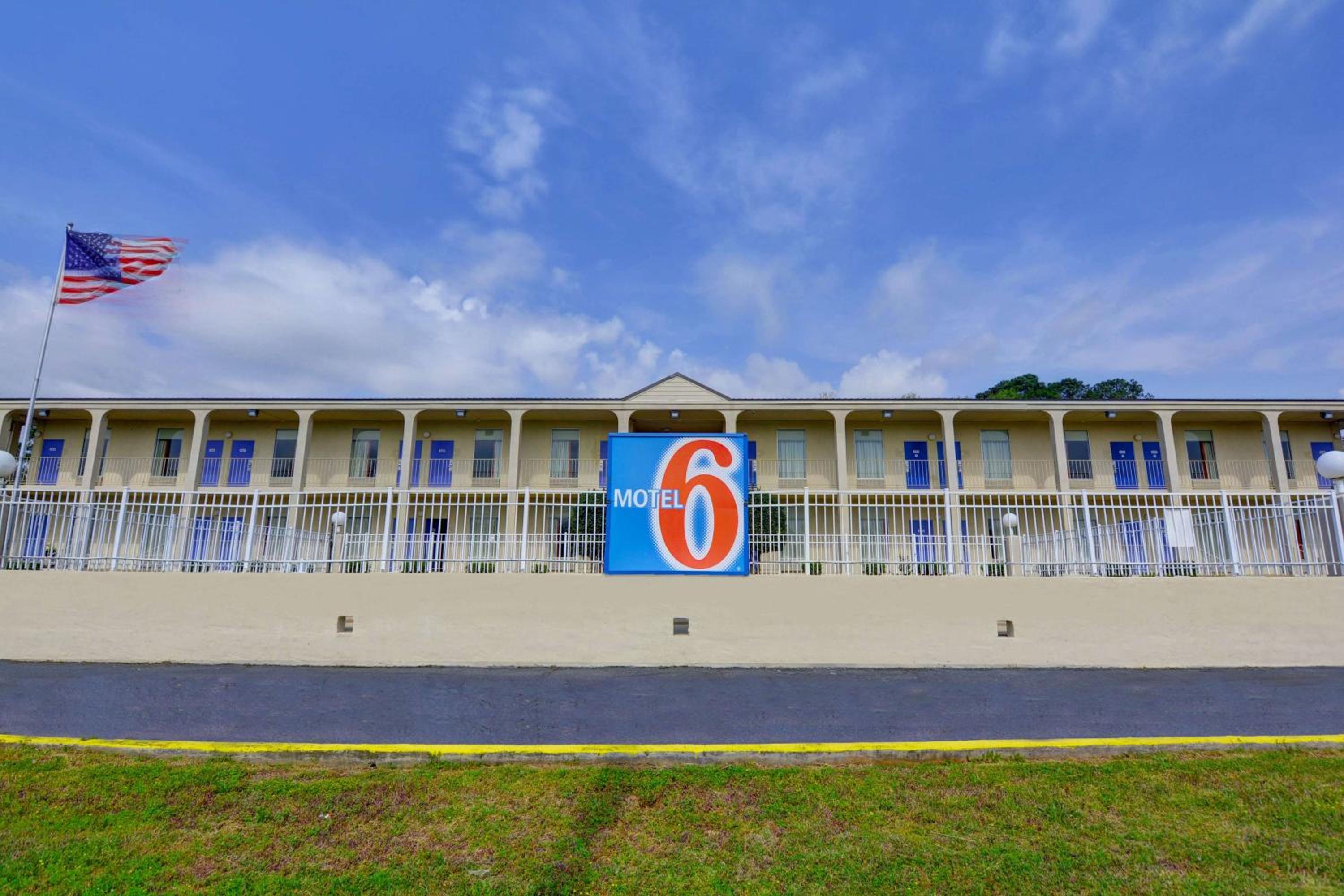 Americus Vacations - Motel 6-Americus, GA - Property Image 1