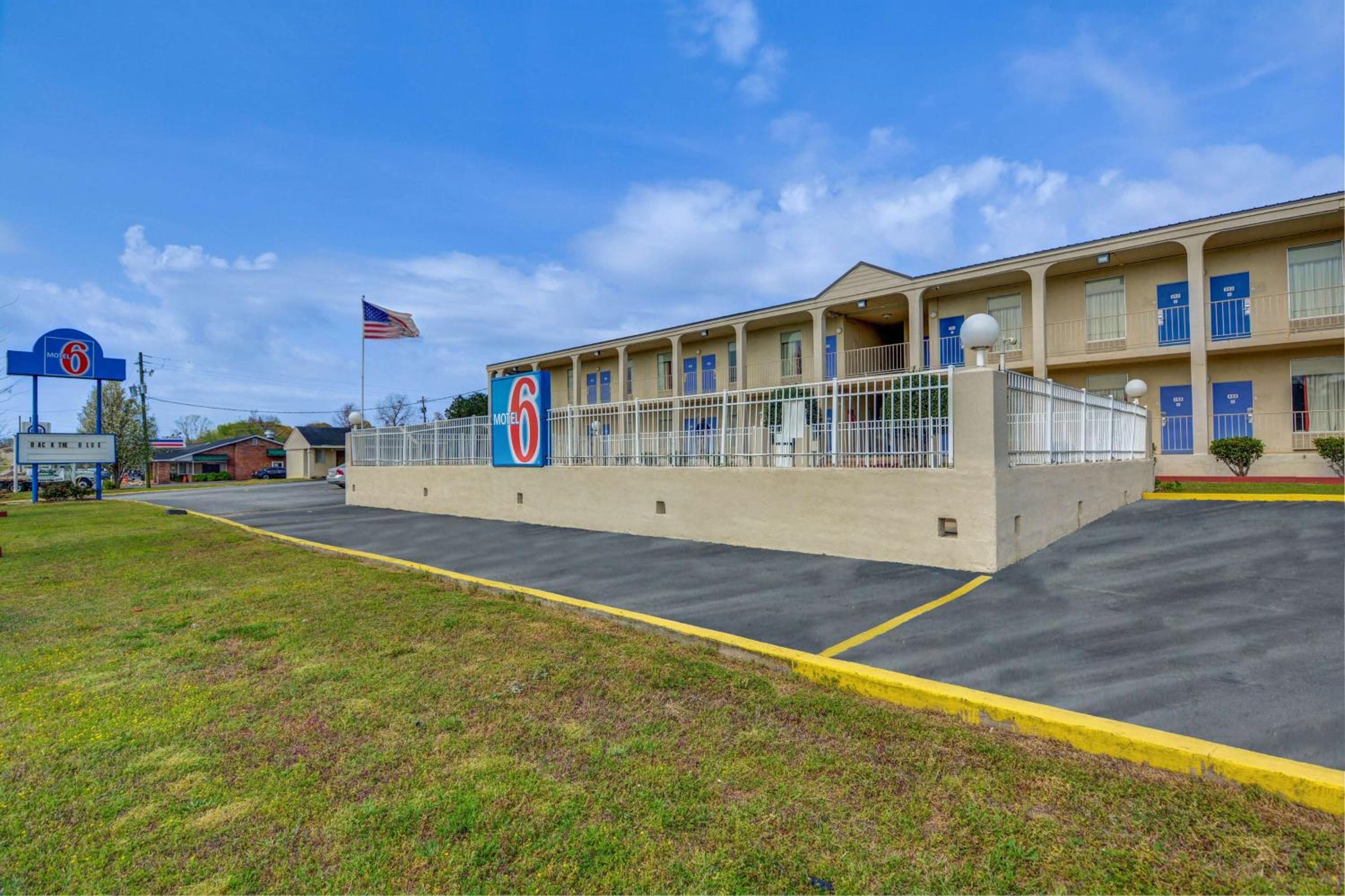 Americus Vacations - Motel 6-Americus, GA - Property Image 4
