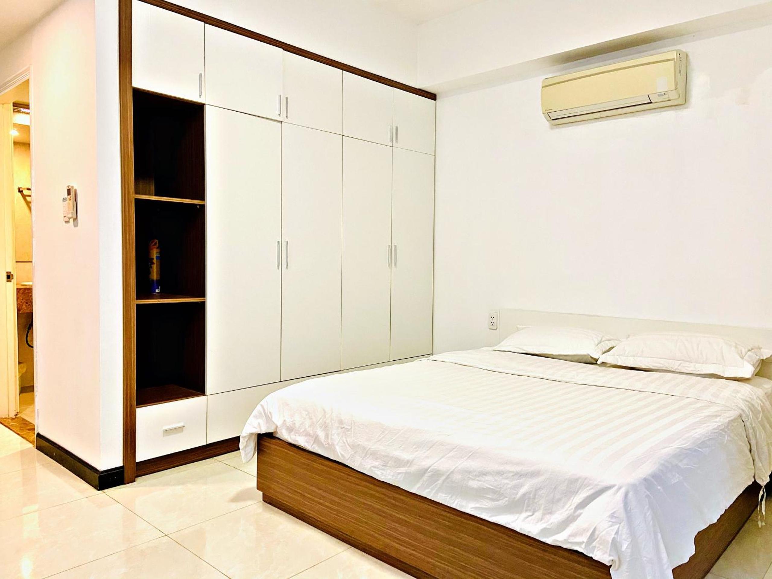 Pearl Service Apartment