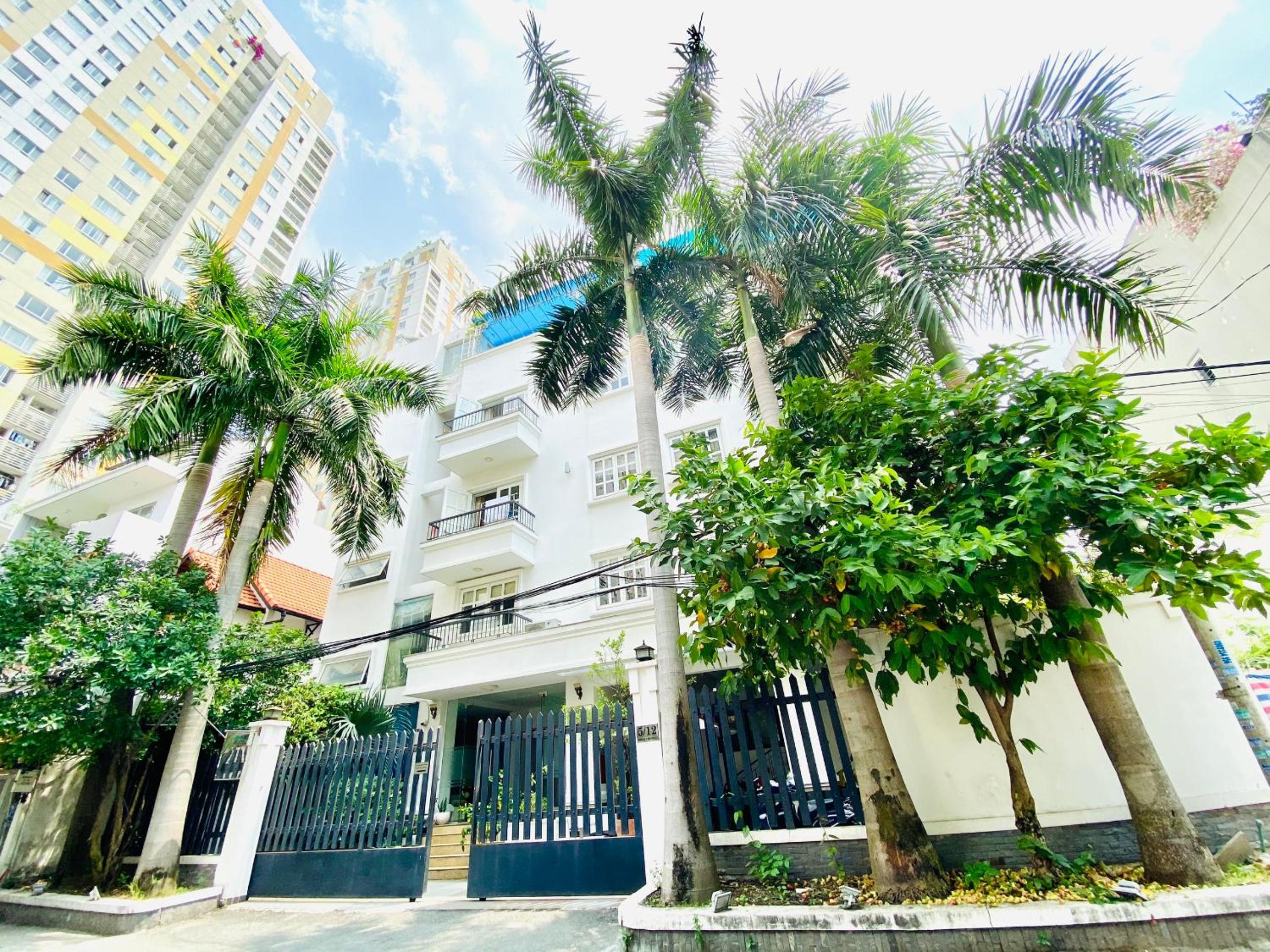 Pearl Service Apartment