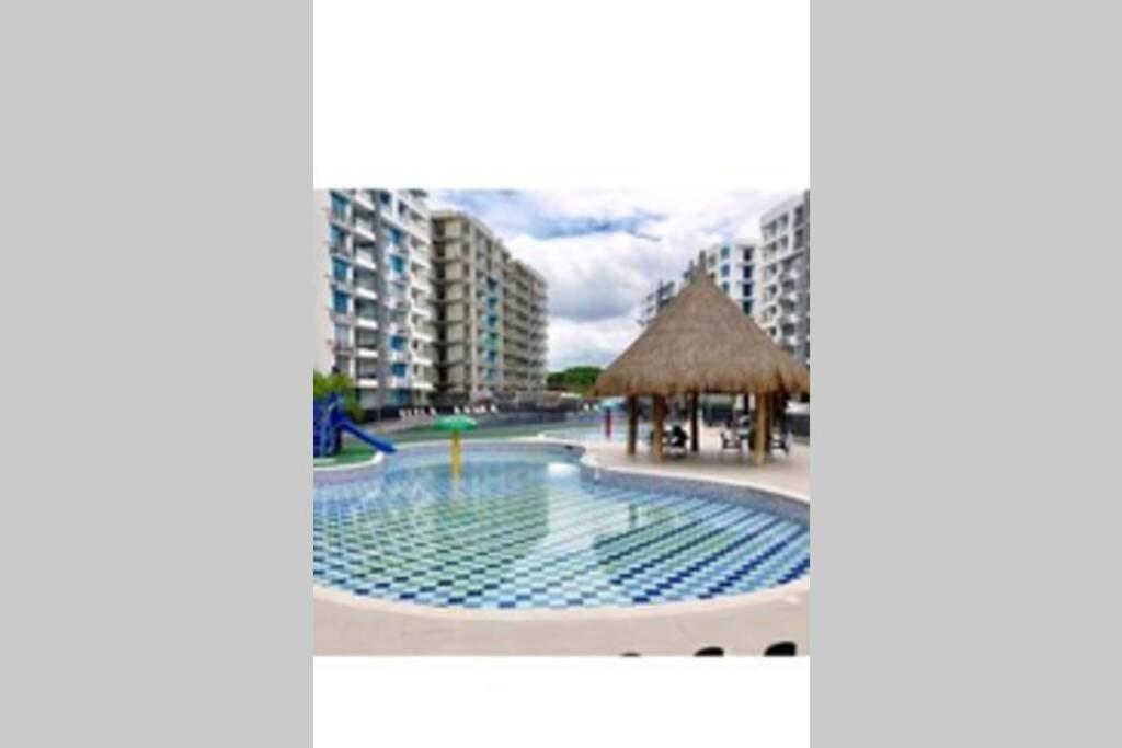 Hermoso apt con BBQ en balcon y Vista a la piscina view 2