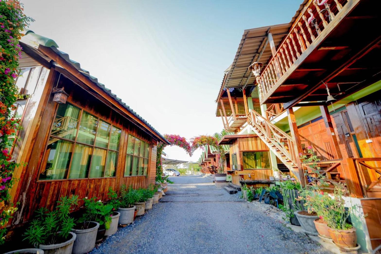 MRK Resort & Massage