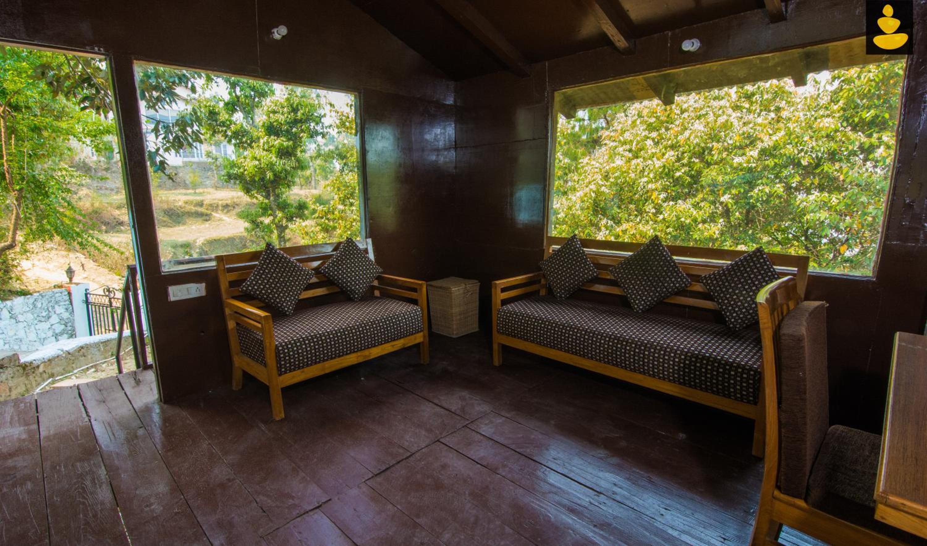 LivingStone Snow Bliss Cottage view 5
