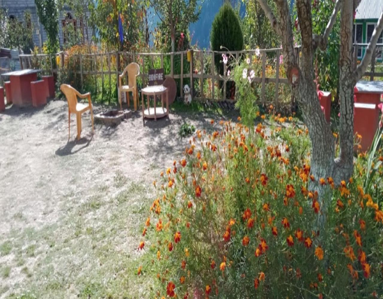StayApart Shruti Guest House view 5