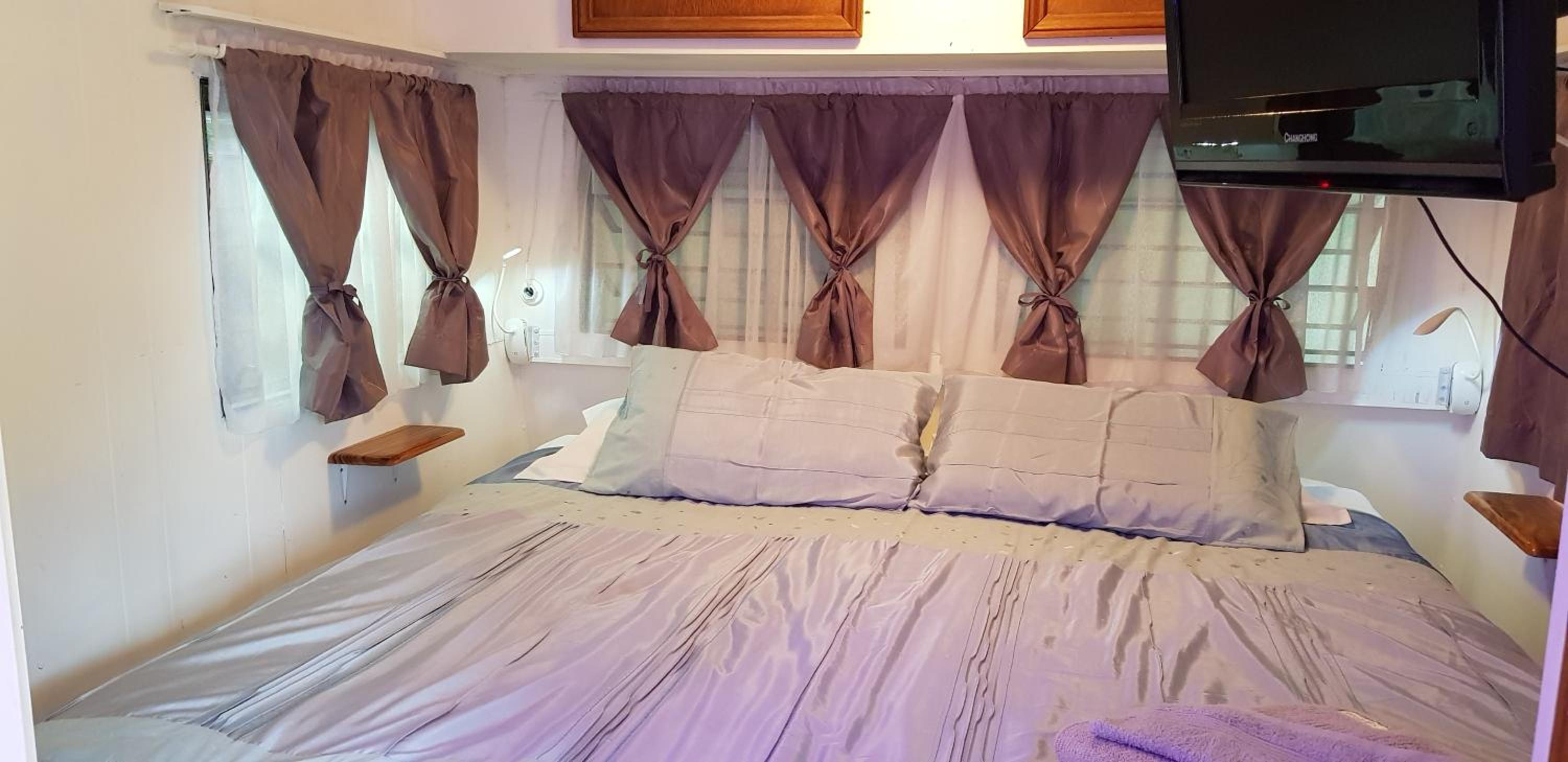 Tropical Coast Retreat - Pet Friendly - Adult only