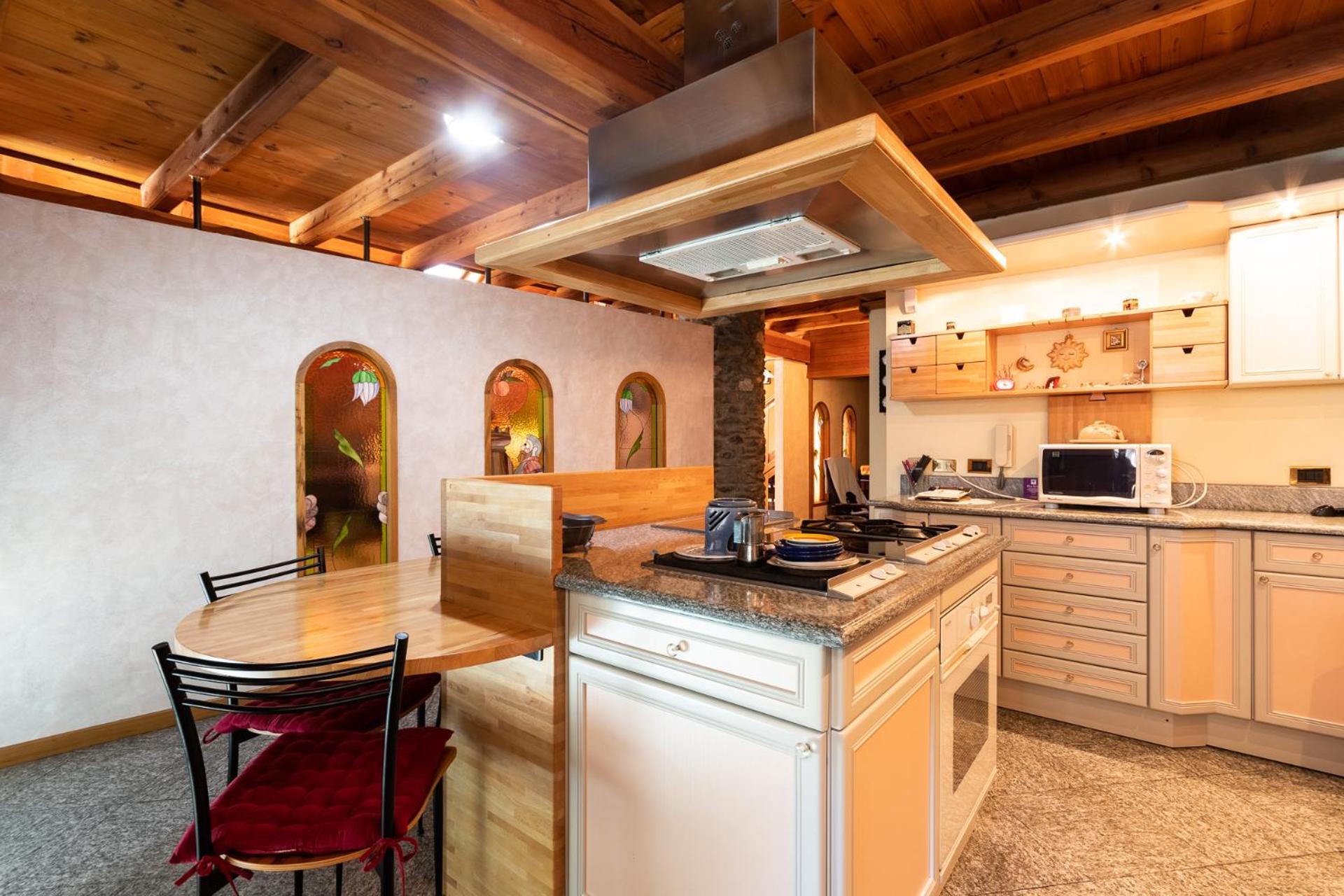 L'Atelier du Temps - Woodstone Villa view 2