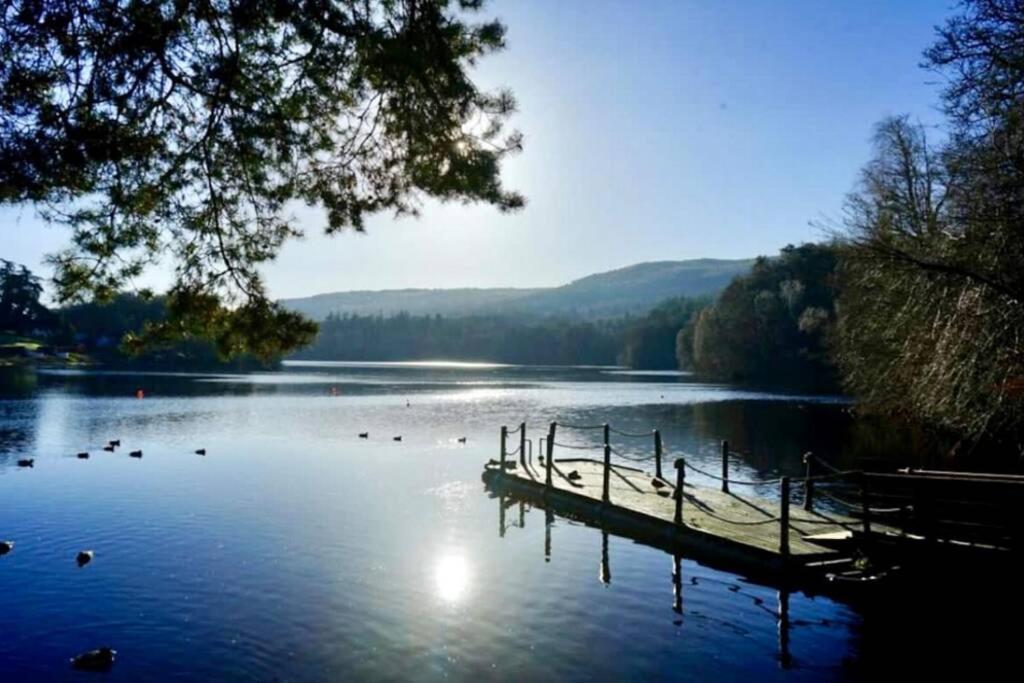 Beautiful 2 Bedroom, 2 Bathroom Flat with Parking. view 2