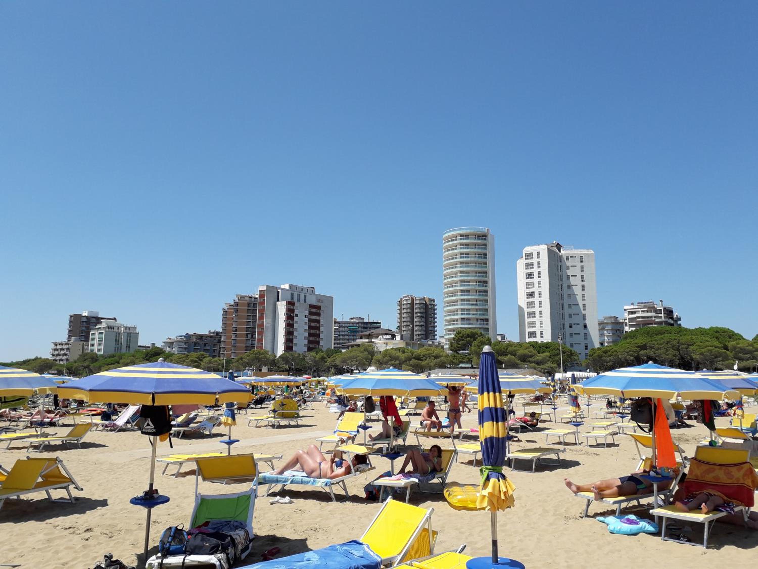 Lucerna Apartments at Sabbiadoro Beach view 4