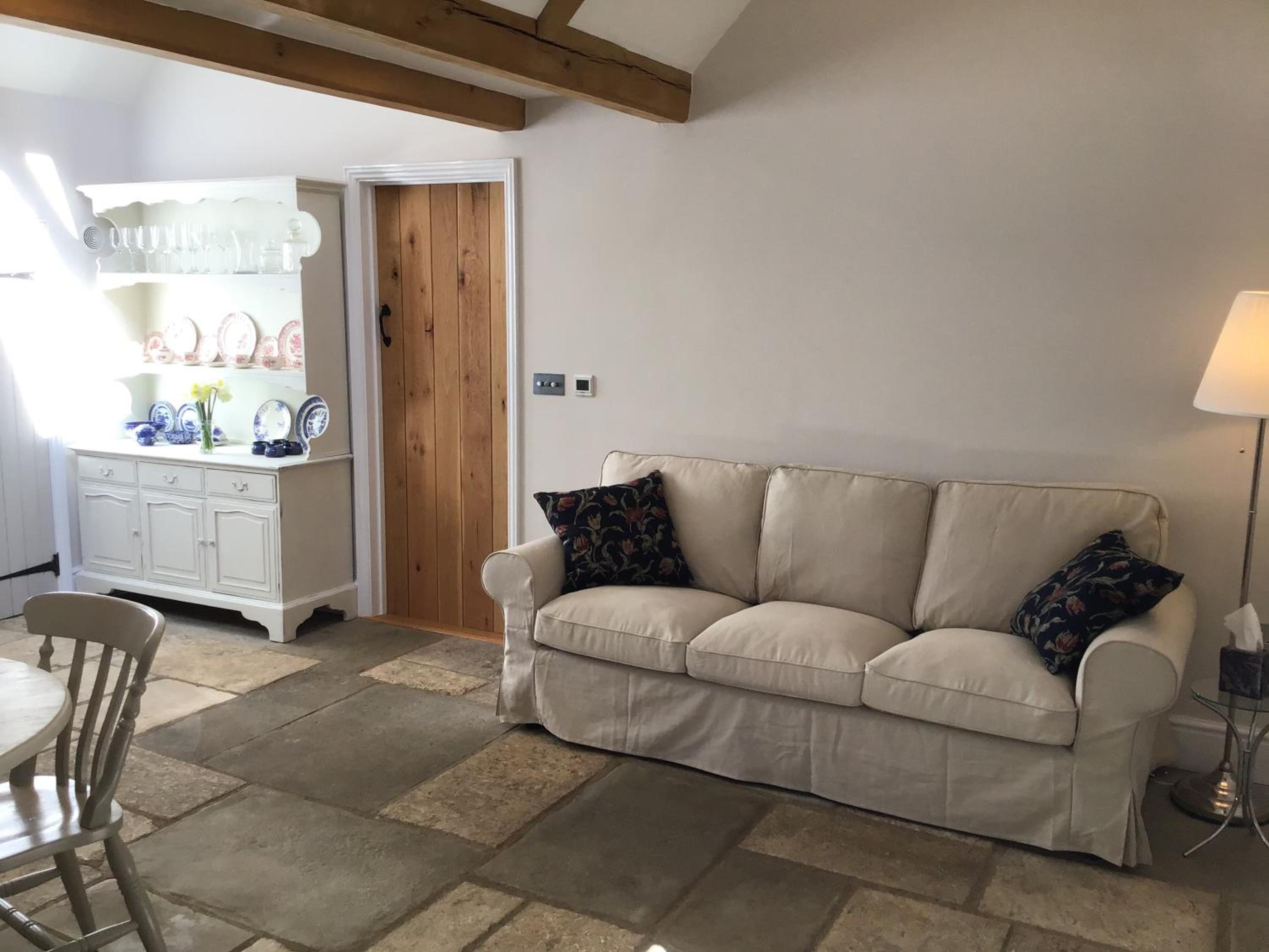 Stroud Vacations - Courtyard Cottage - Property Image 16