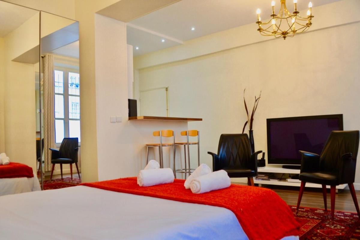 1 Bedroom Apartment in the Heart of the Marais area