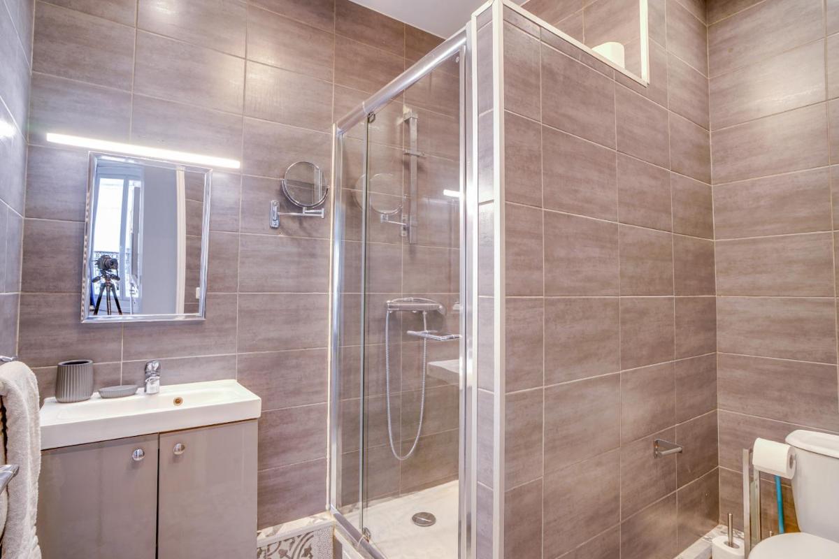 23 - Pretty Parisian Flat in Montorgueil