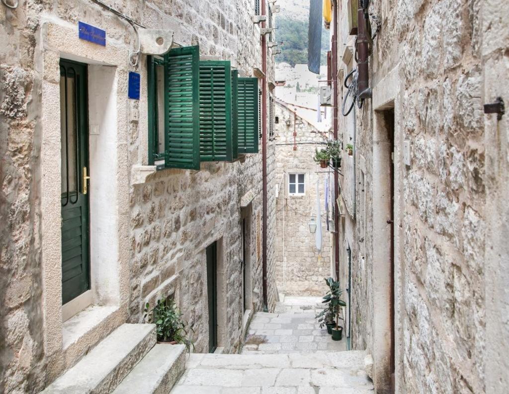 Blue Symphony Old Town