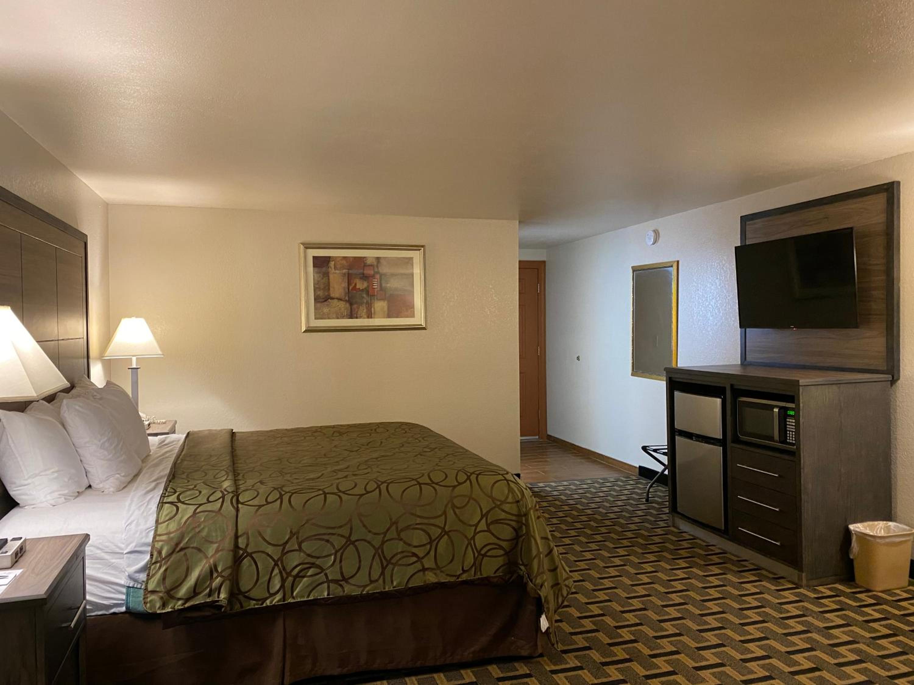 Motel In The Pines - Property Image 58