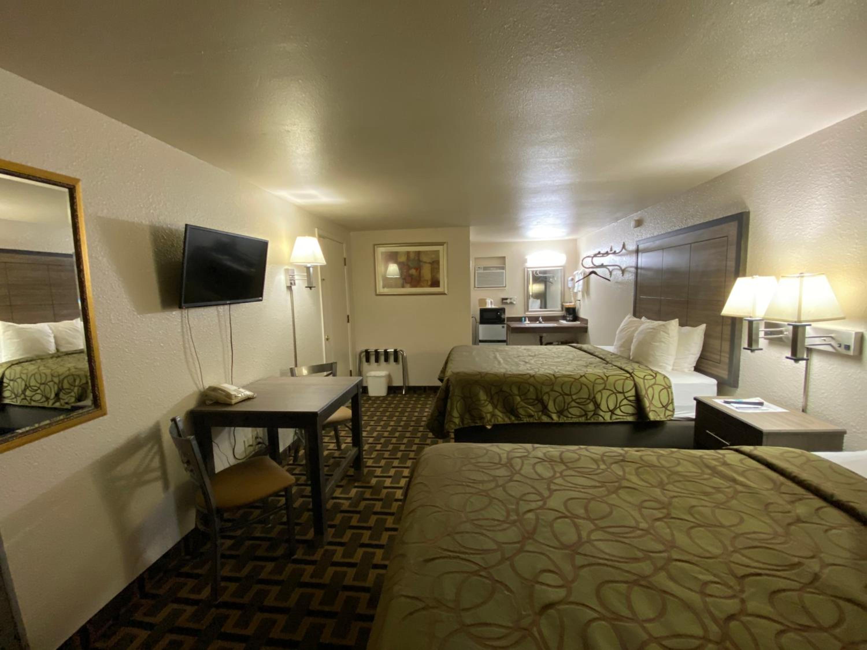 Motel In The Pines - Property Image 51