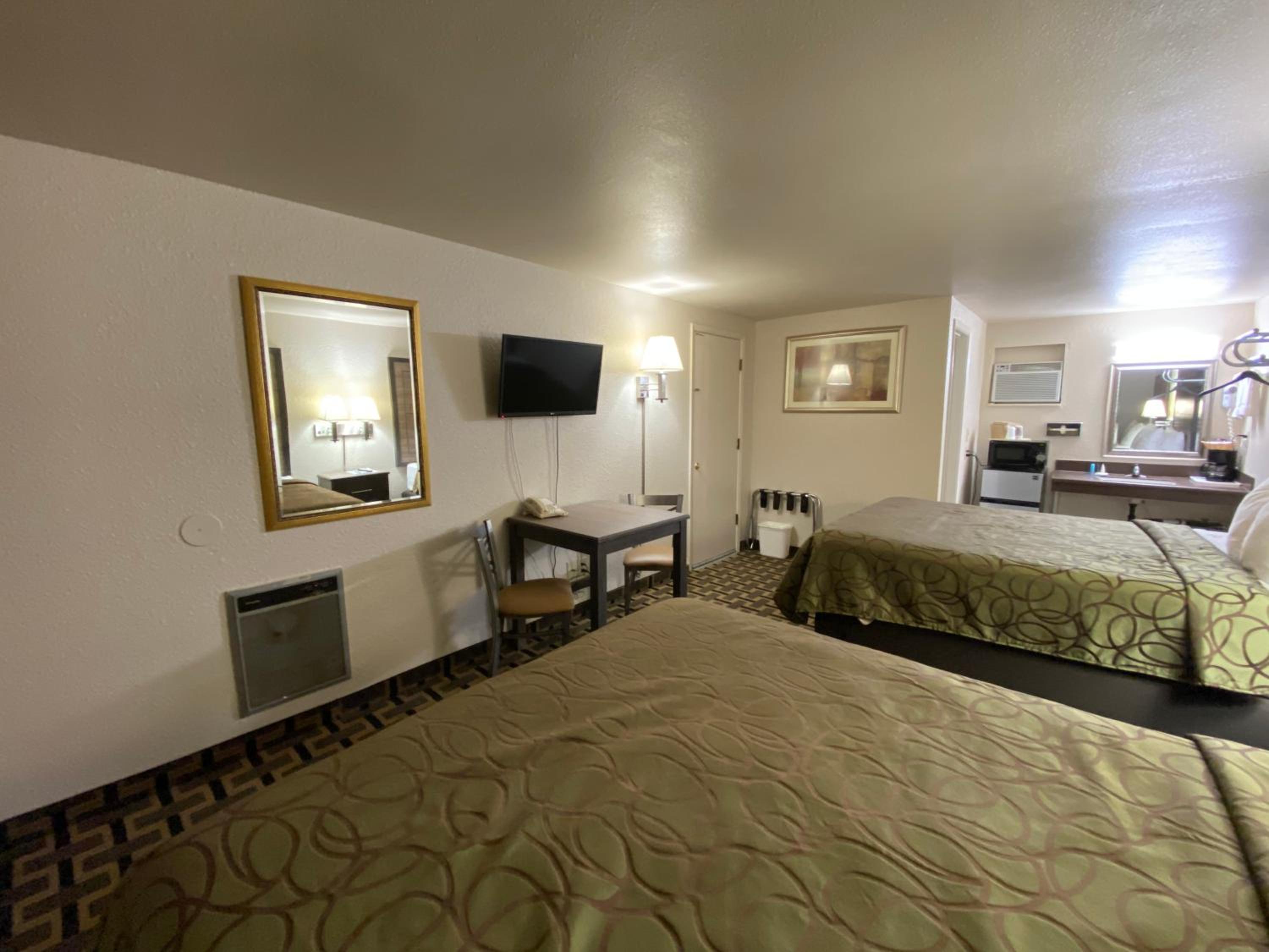 Motel In The Pines - Property Image 49