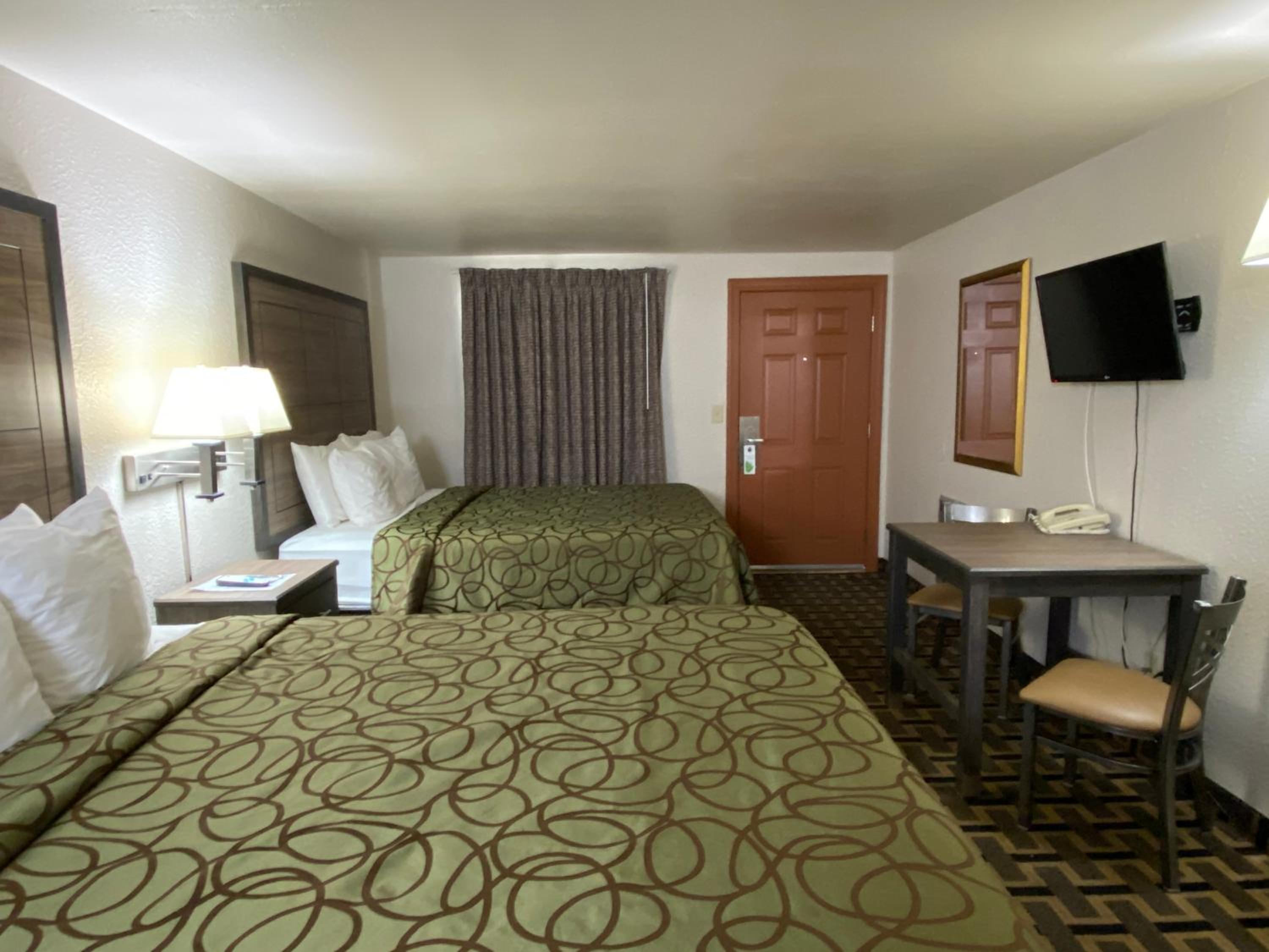 Motel In The Pines - Property Image 48