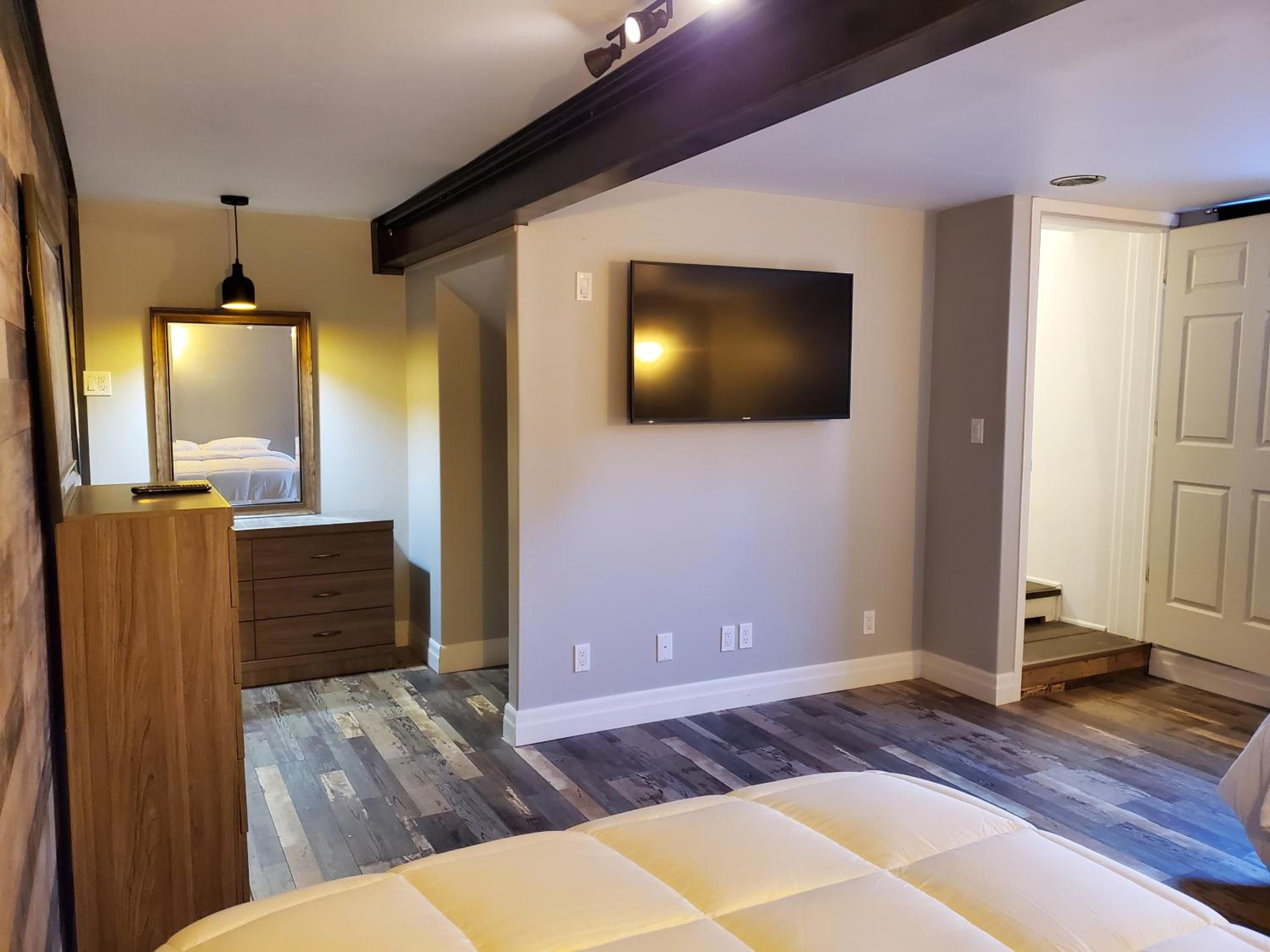 Bizlodge County Greenside Lakeview