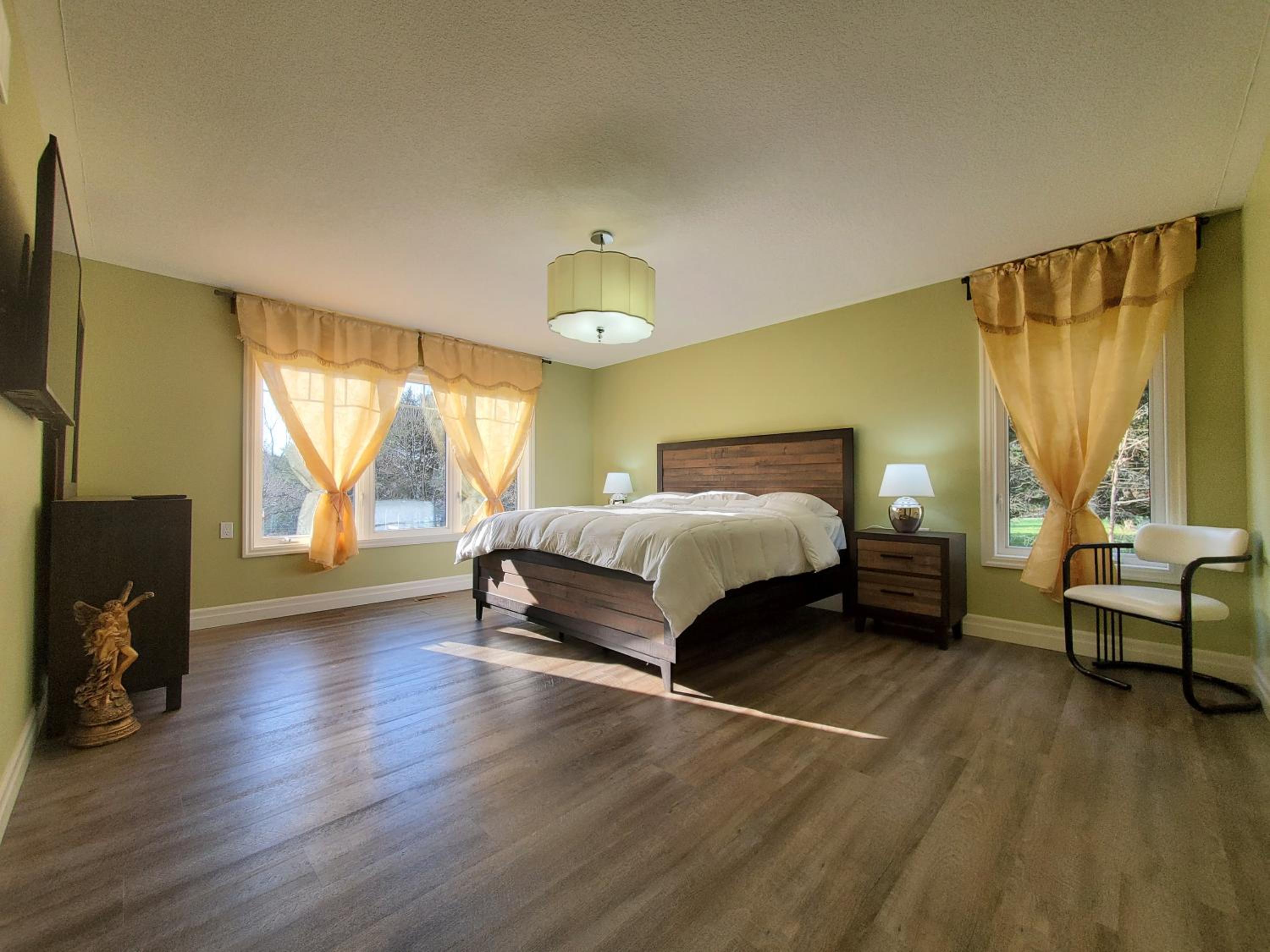 Bizlodge County Greenside Lakeview