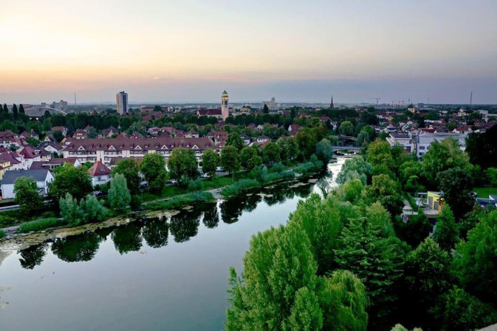 LouVi view 5