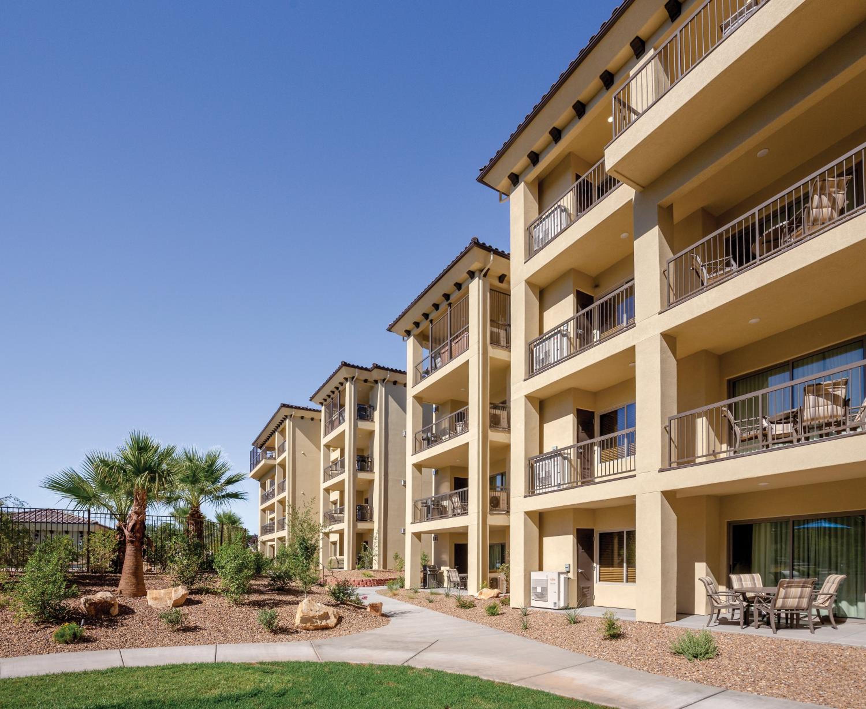Hotel WorldMark Estancia - Image 1