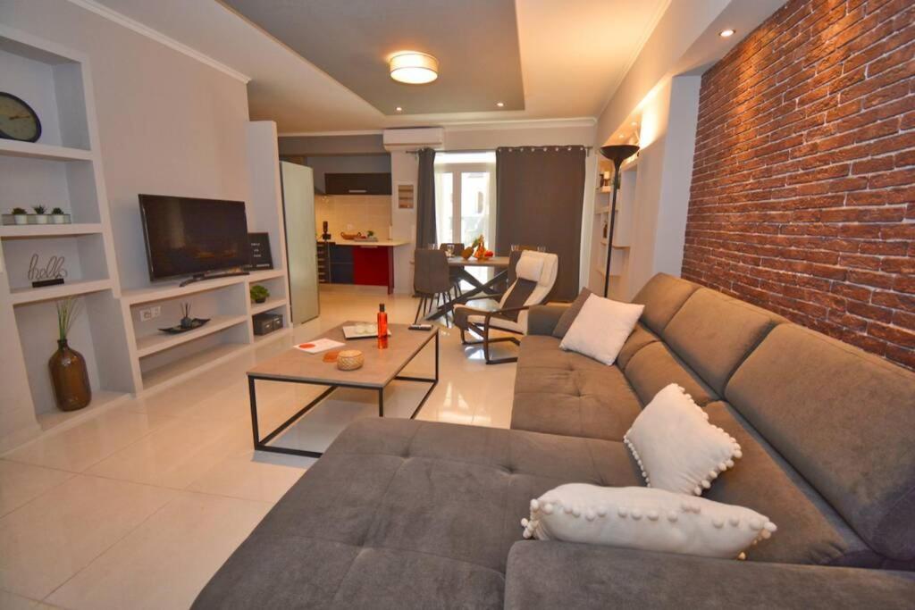 Potamos Superior Grey Apartment