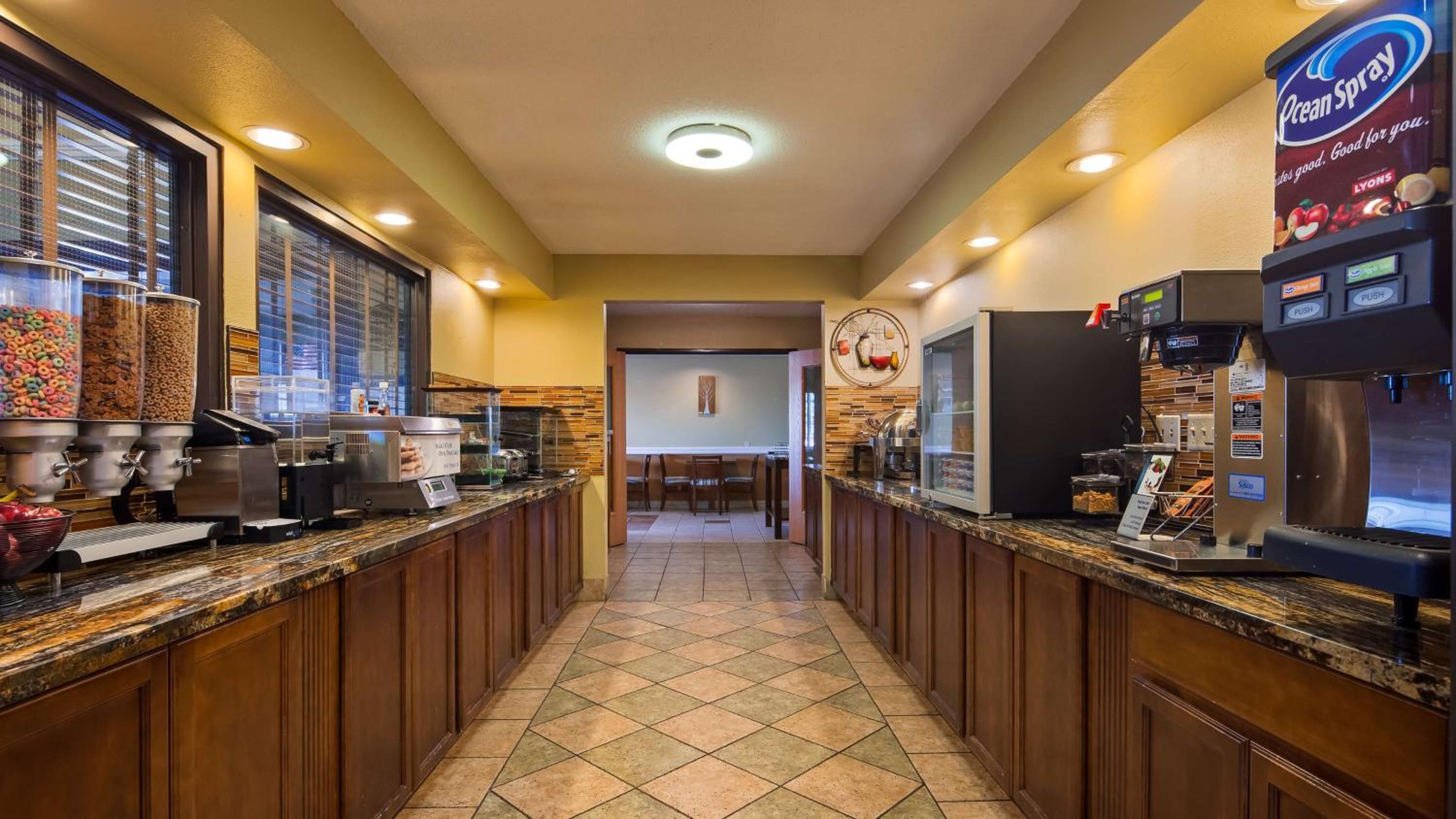 Best Western Alexandria Inn - Property Image 19