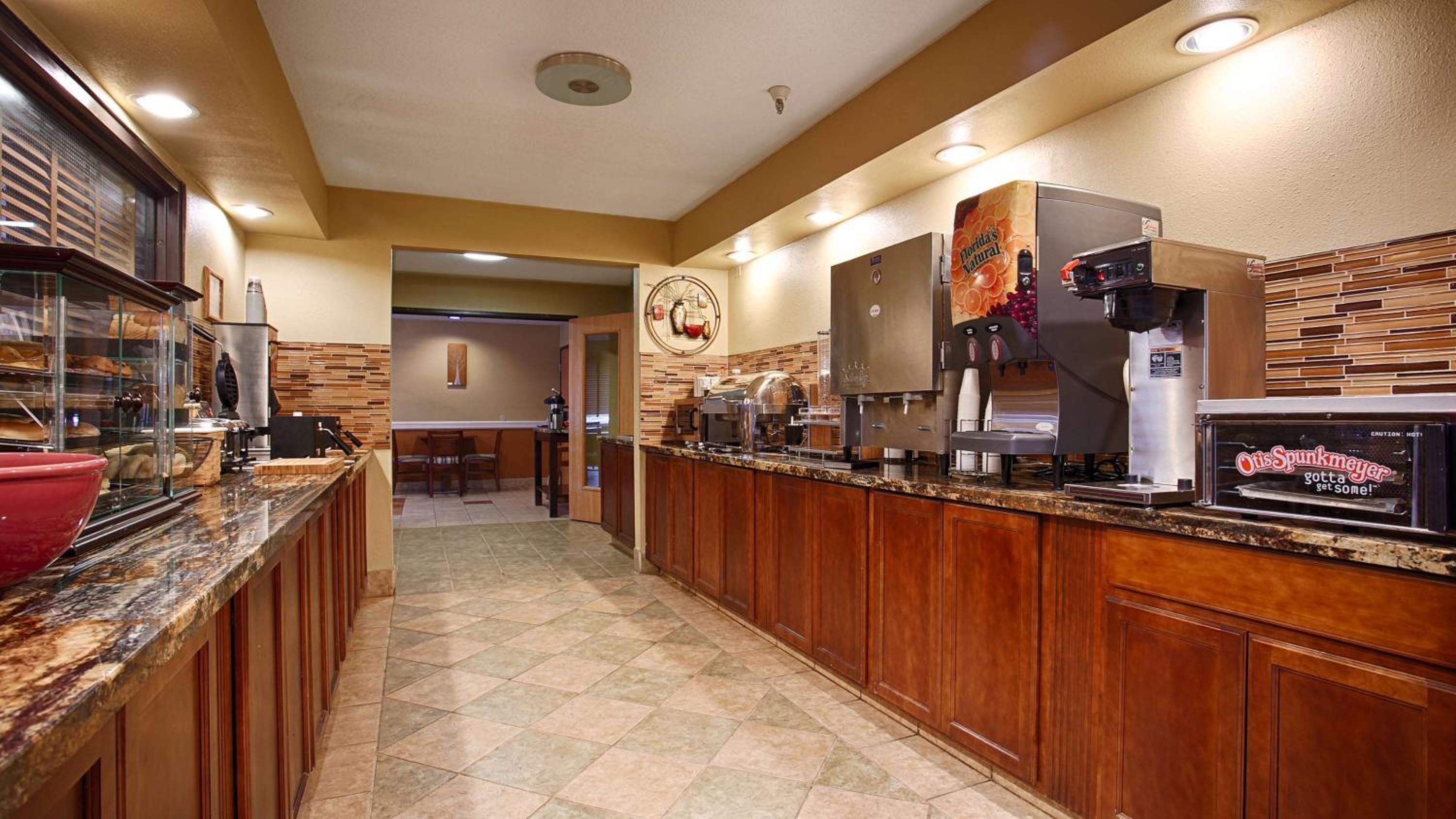 Best Western Alexandria Inn - Property Image 10