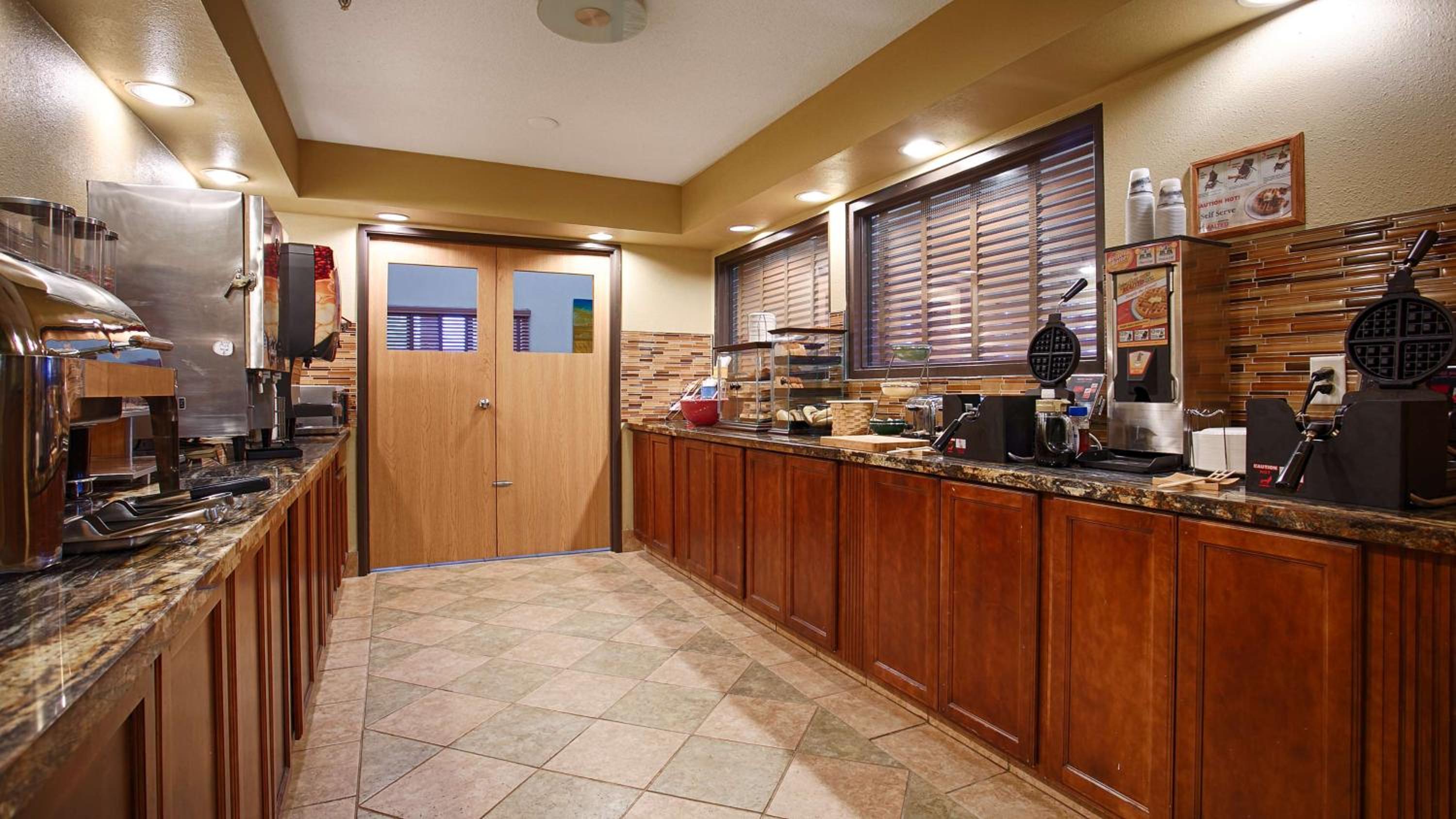 Best Western Alexandria Inn - Property Image 9