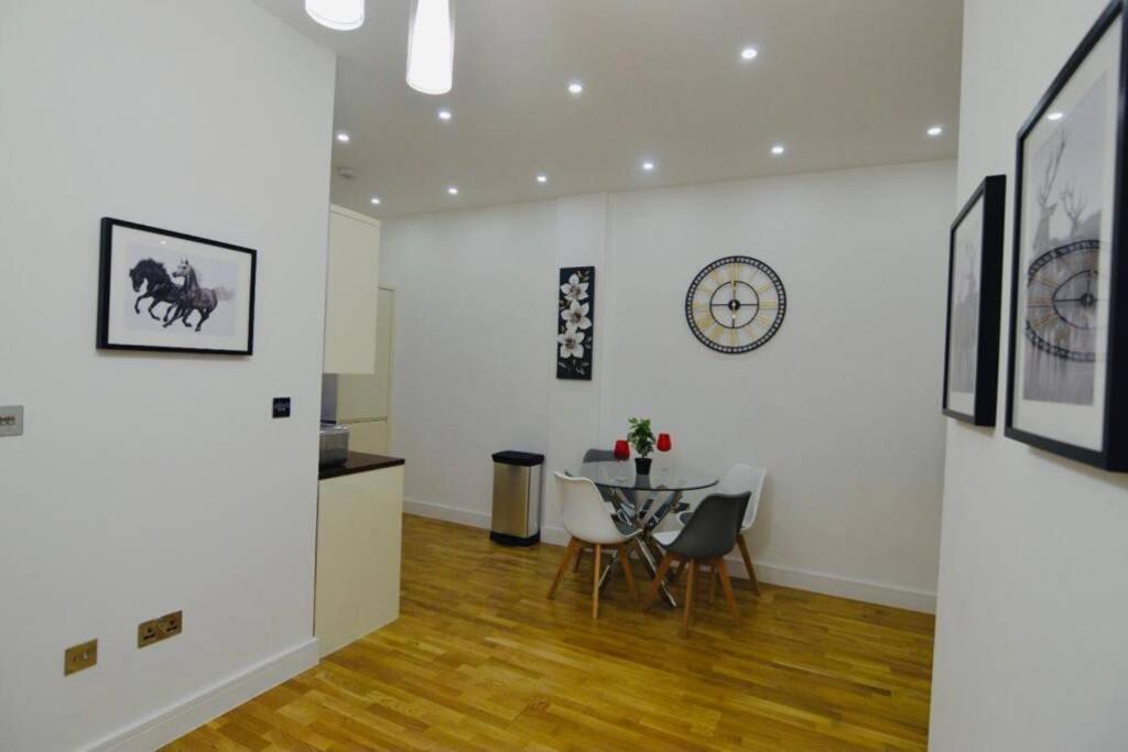 Cosy Central Self Contained Flat by CozyNest view 2