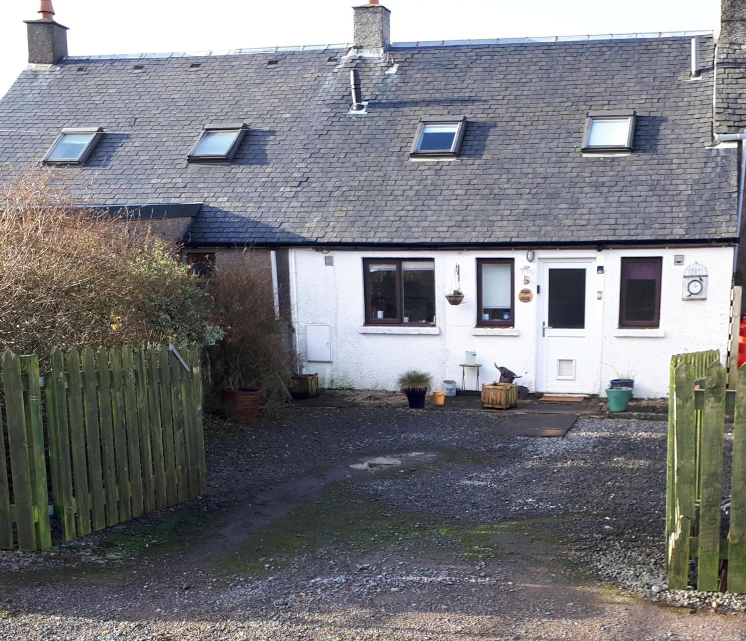 Hotel 3 Knocknaha Cottage - Image 1