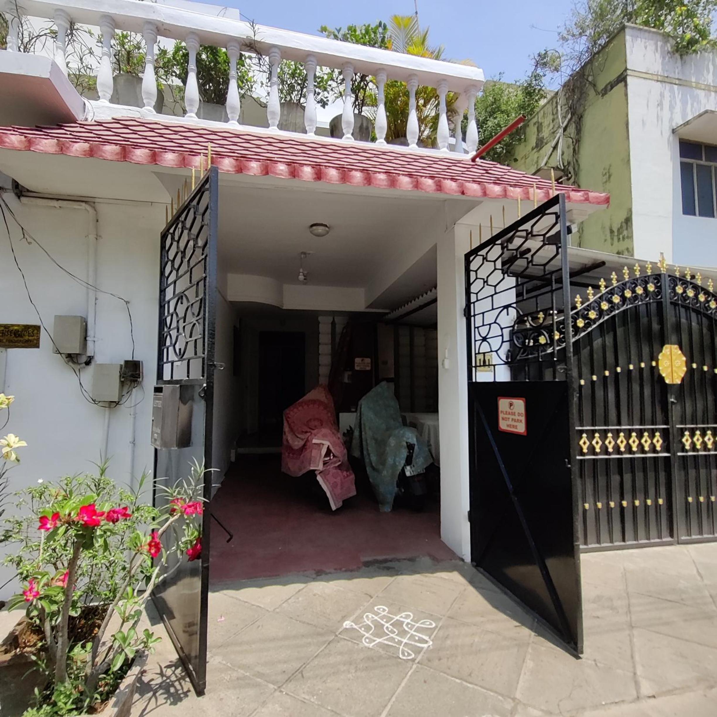 White Villa Guest House Pondicherry view 5
