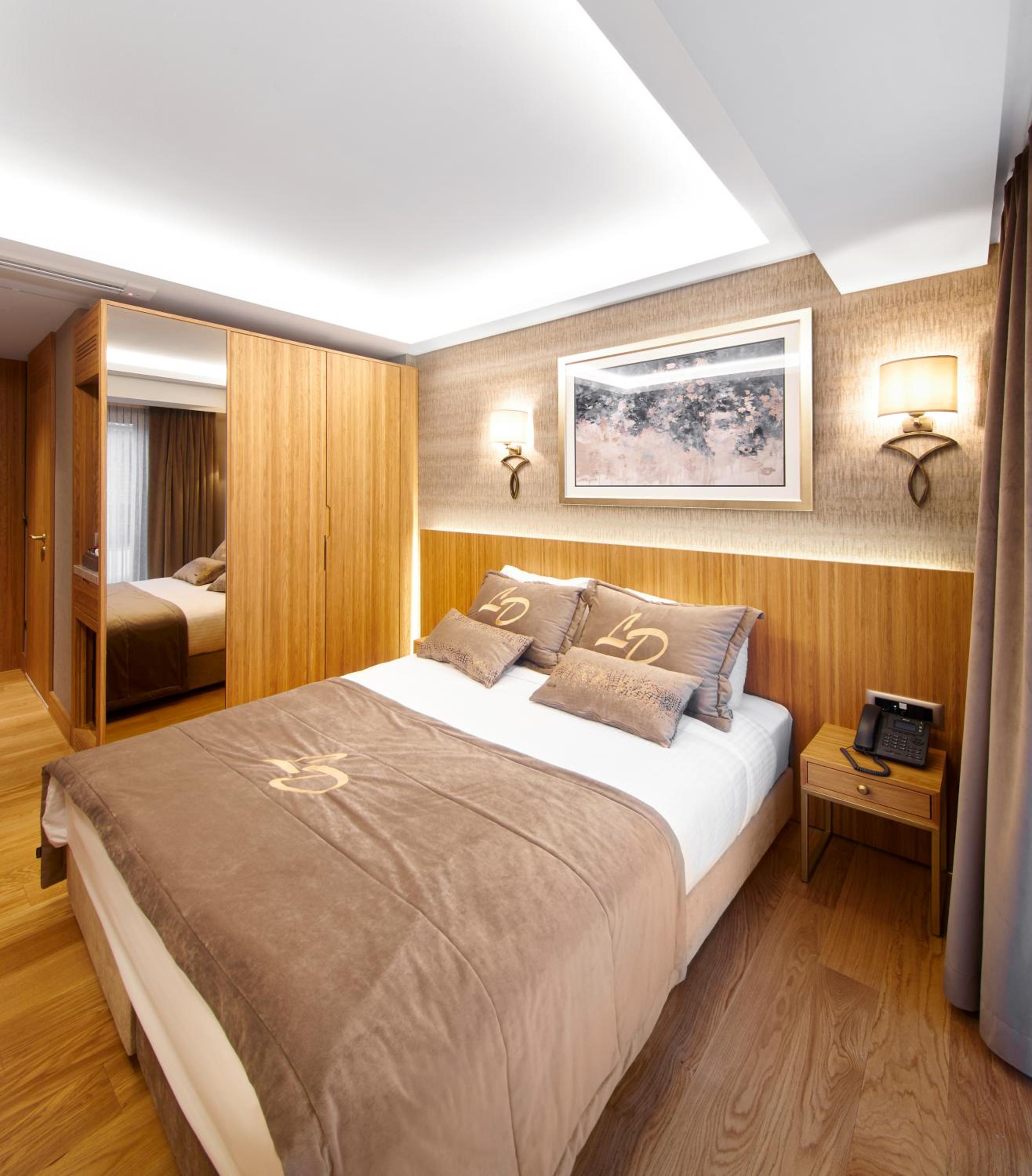 Lady Diana Hotel - Image 8