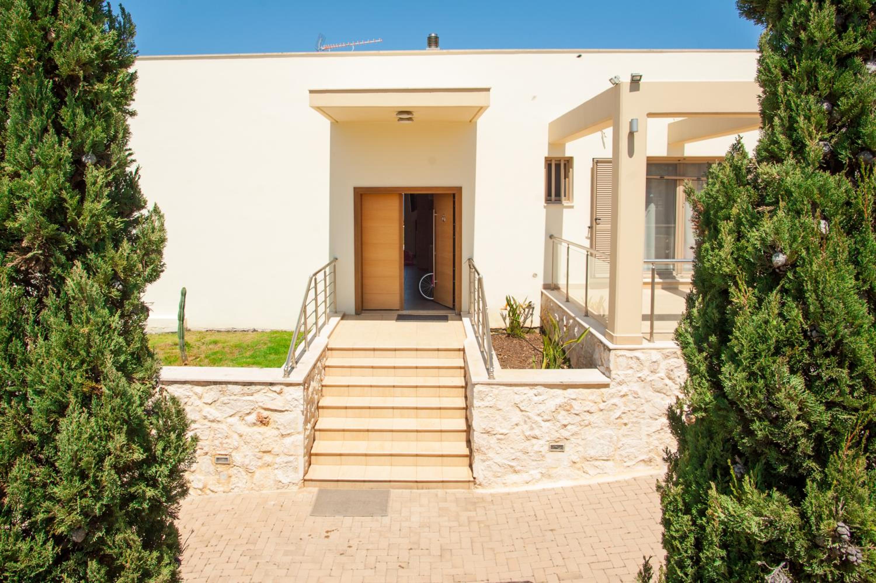 Luxury 6-Bedroom Villa With Private Pool- Villa Prigipessa