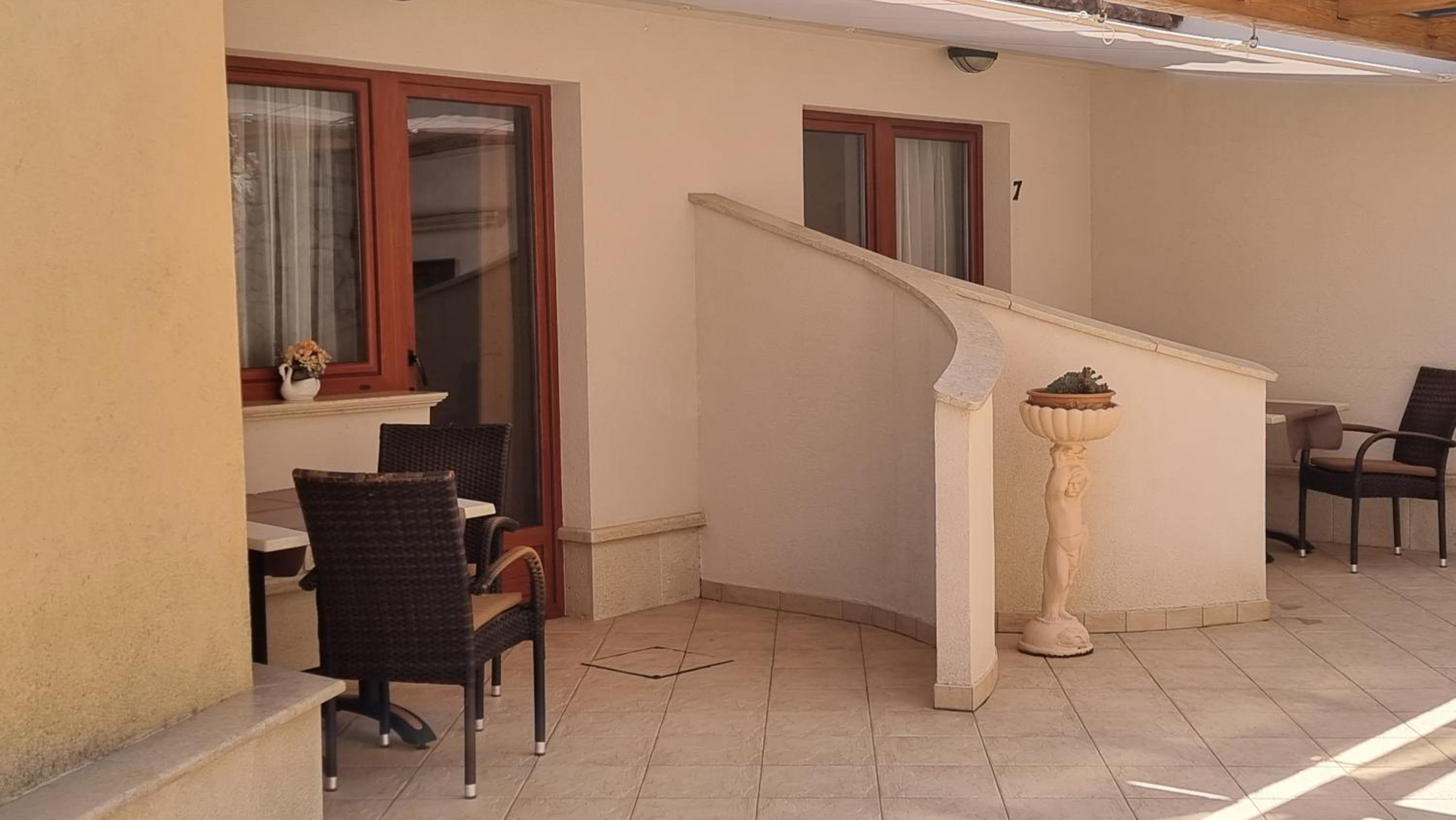 Apartmani Sidro view 2