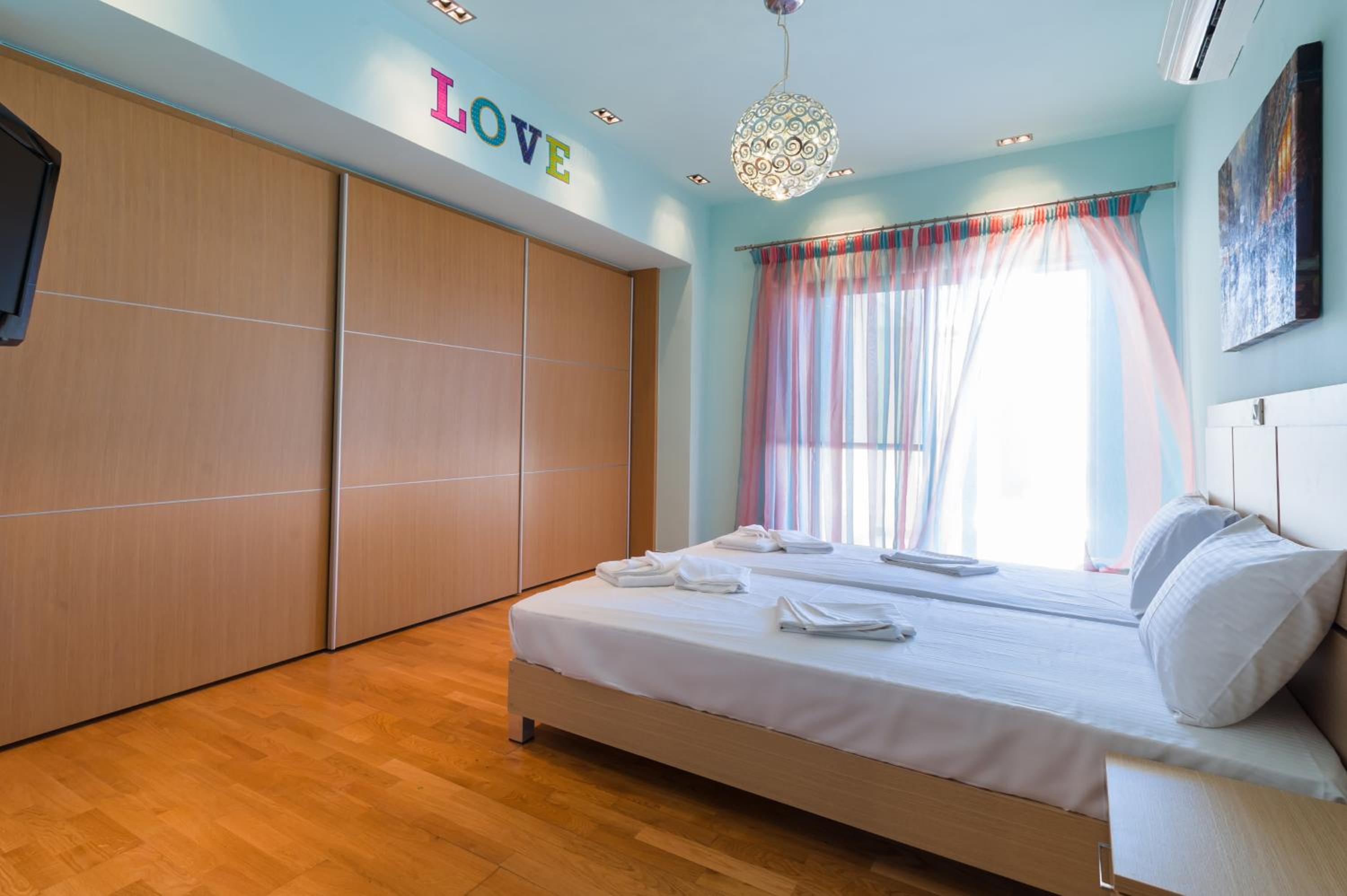Luxury 6-Bedroom Villa With Private Pool- Villa Prigipessa