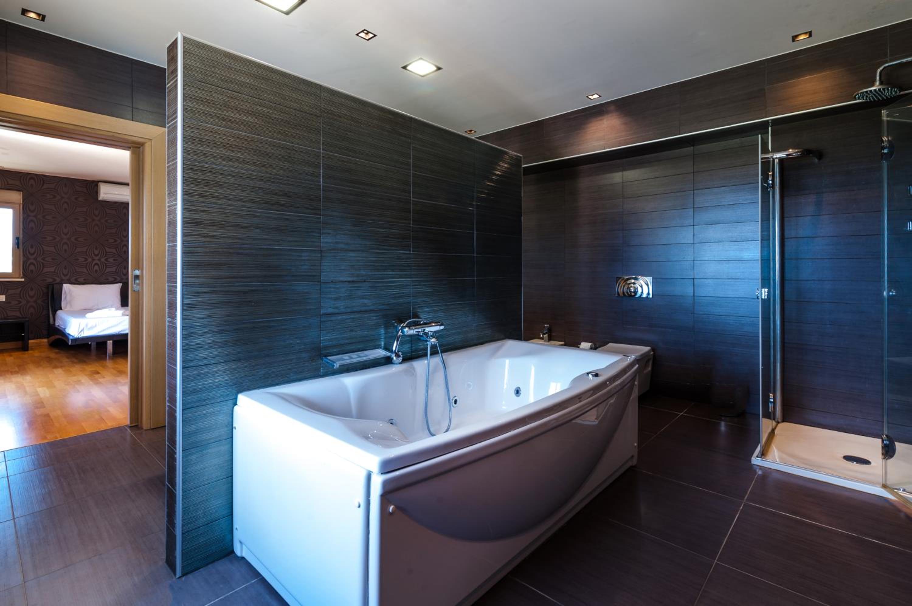Luxury 6-Bedroom Villa With Private Pool- Villa Prigipessa