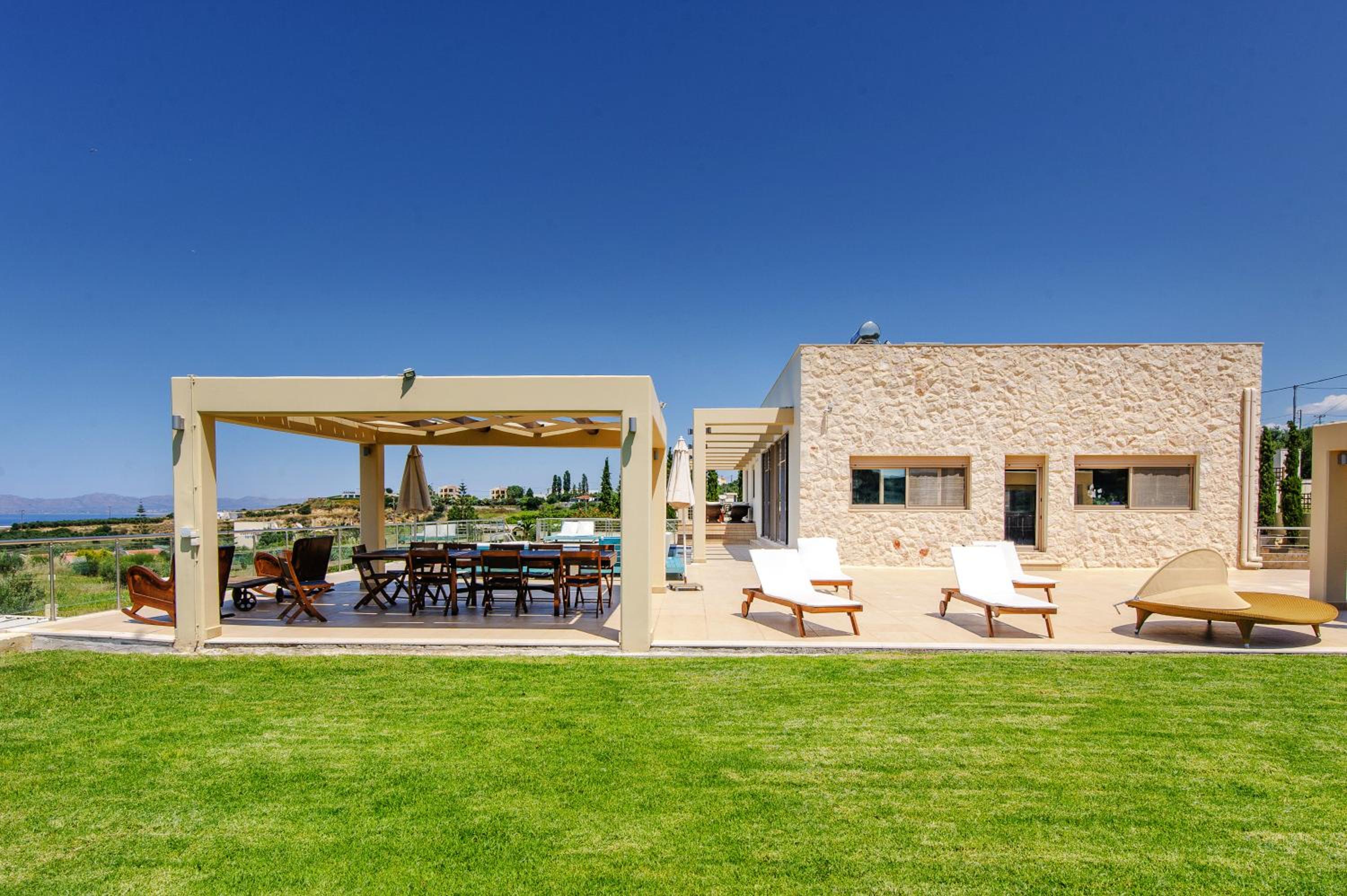 Luxury 6-Bedroom Villa With Private Pool- Villa Prigipessa