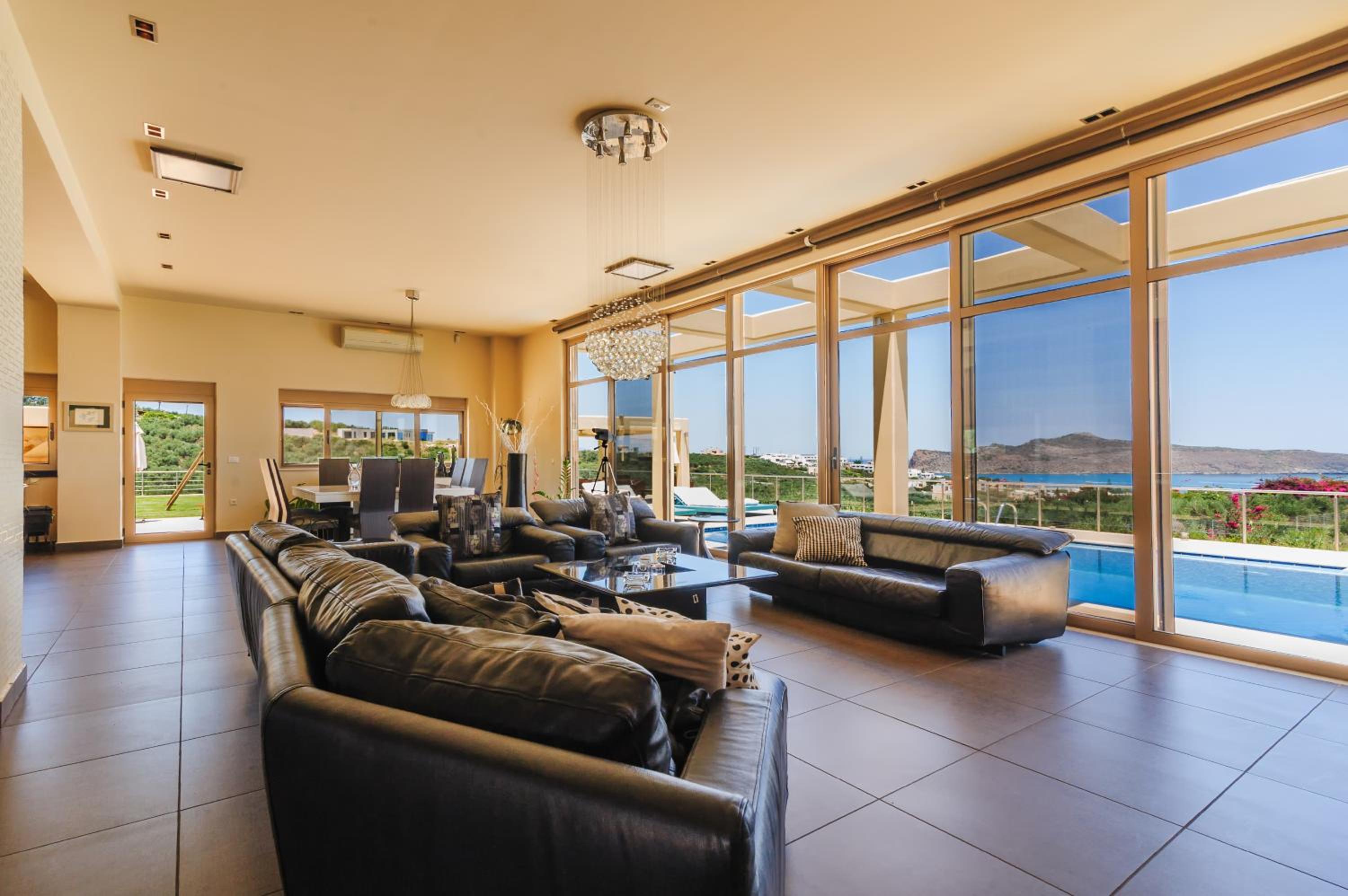 Luxury 6-Bedroom Villa With Private Pool- Villa Prigipessa