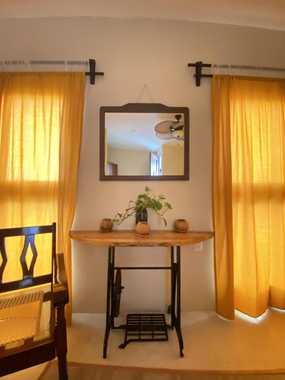 Aj Mun, Hotel Real Maya 3 view 2
