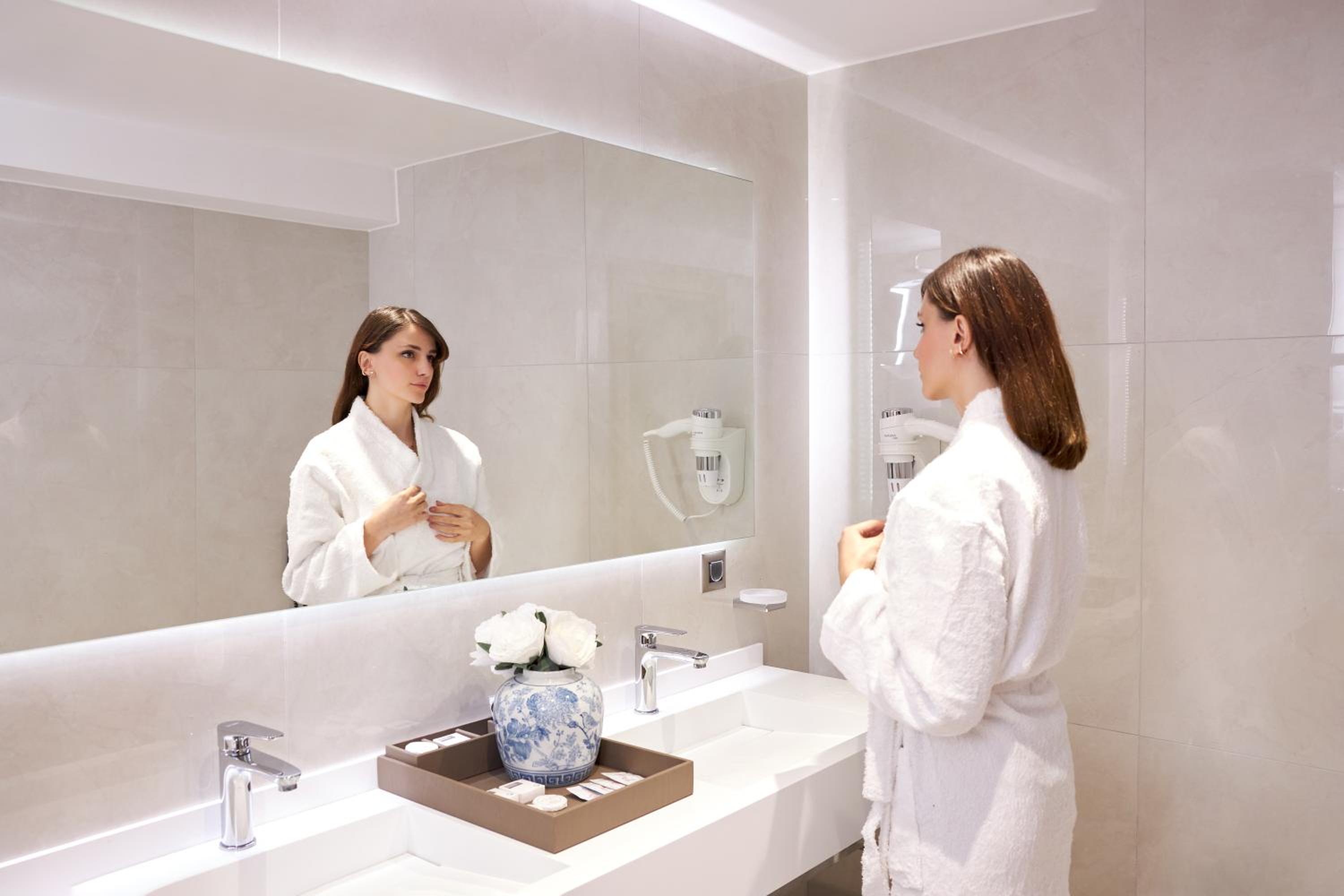 Lady Diana Hotel - Image 58