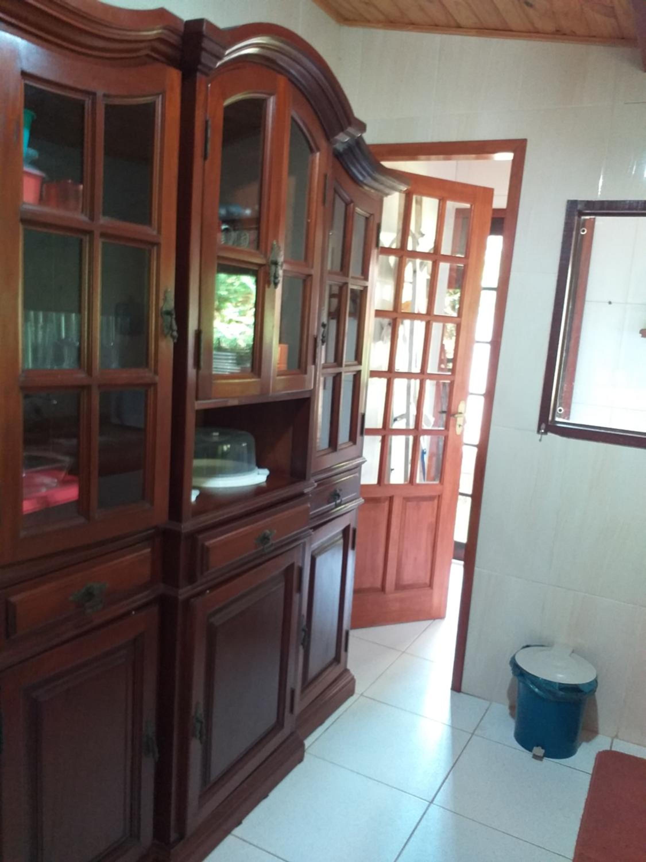 Lumiar linda vista das montanhas, com lareira, churrasqueira, wifi, Tv a cabo, casa ampla, arejada jardim pertinho do centro de Lumiar e de cachoeiras