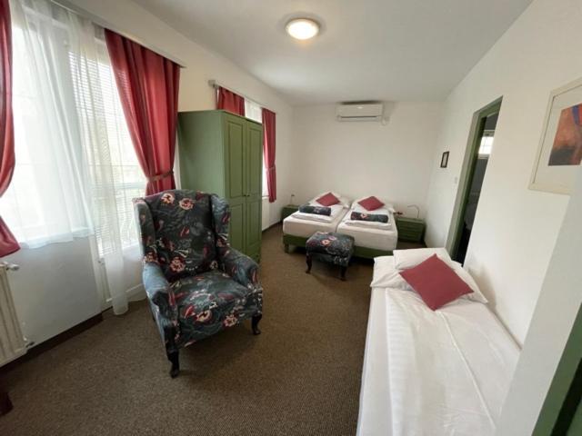 Photo 47
