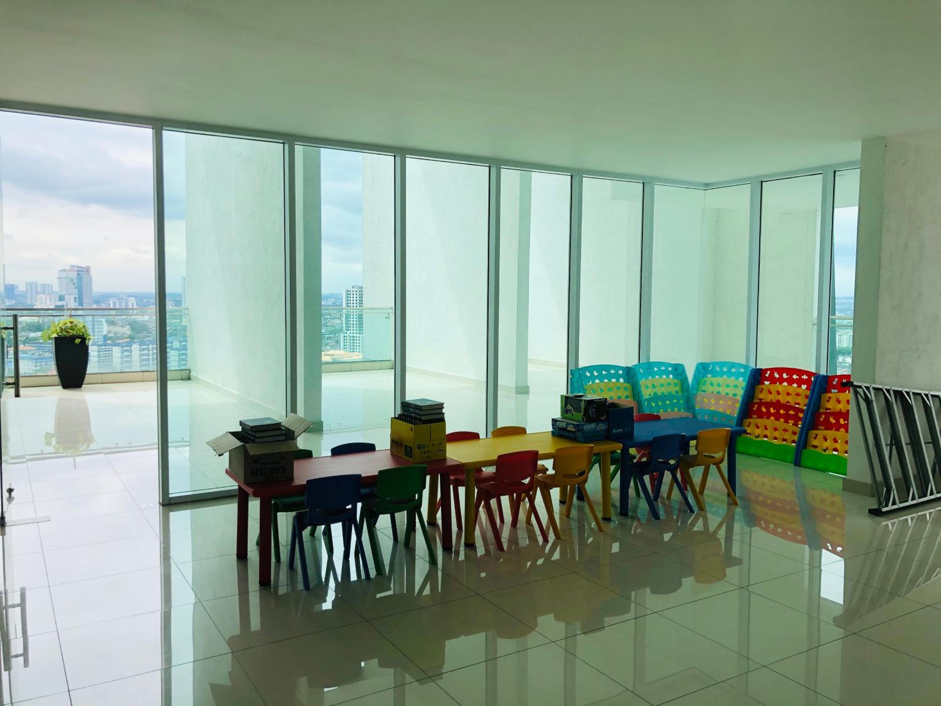 Paragon Suite Homestay by Antlerzone